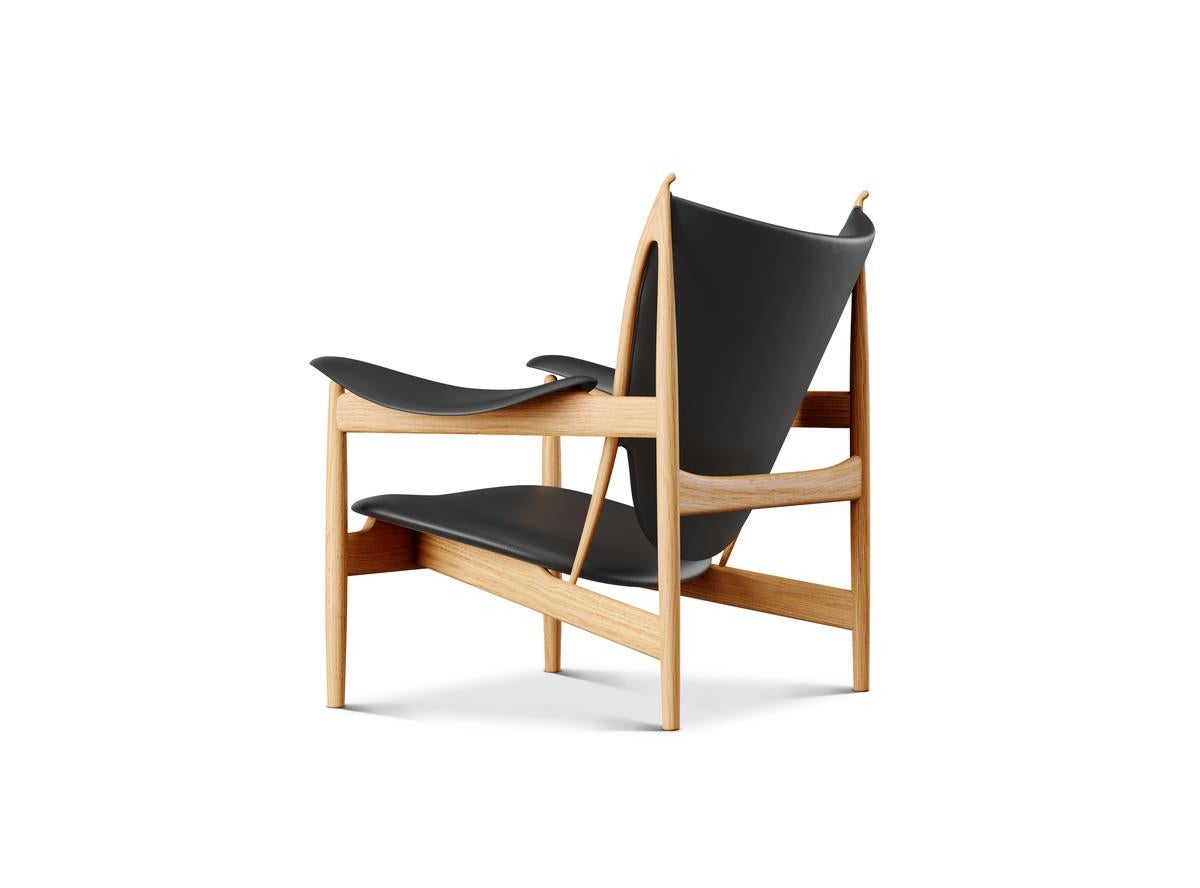 Chair designed by Finn Juhl in 1949, relaunched in 2002.
Manufactured by House of Finn Juhl in Denmark.

The iconic Chieftain chair is one of Finn Juhl’s absolute masterpieces, representing the peak of his career as a furniture designer. At its