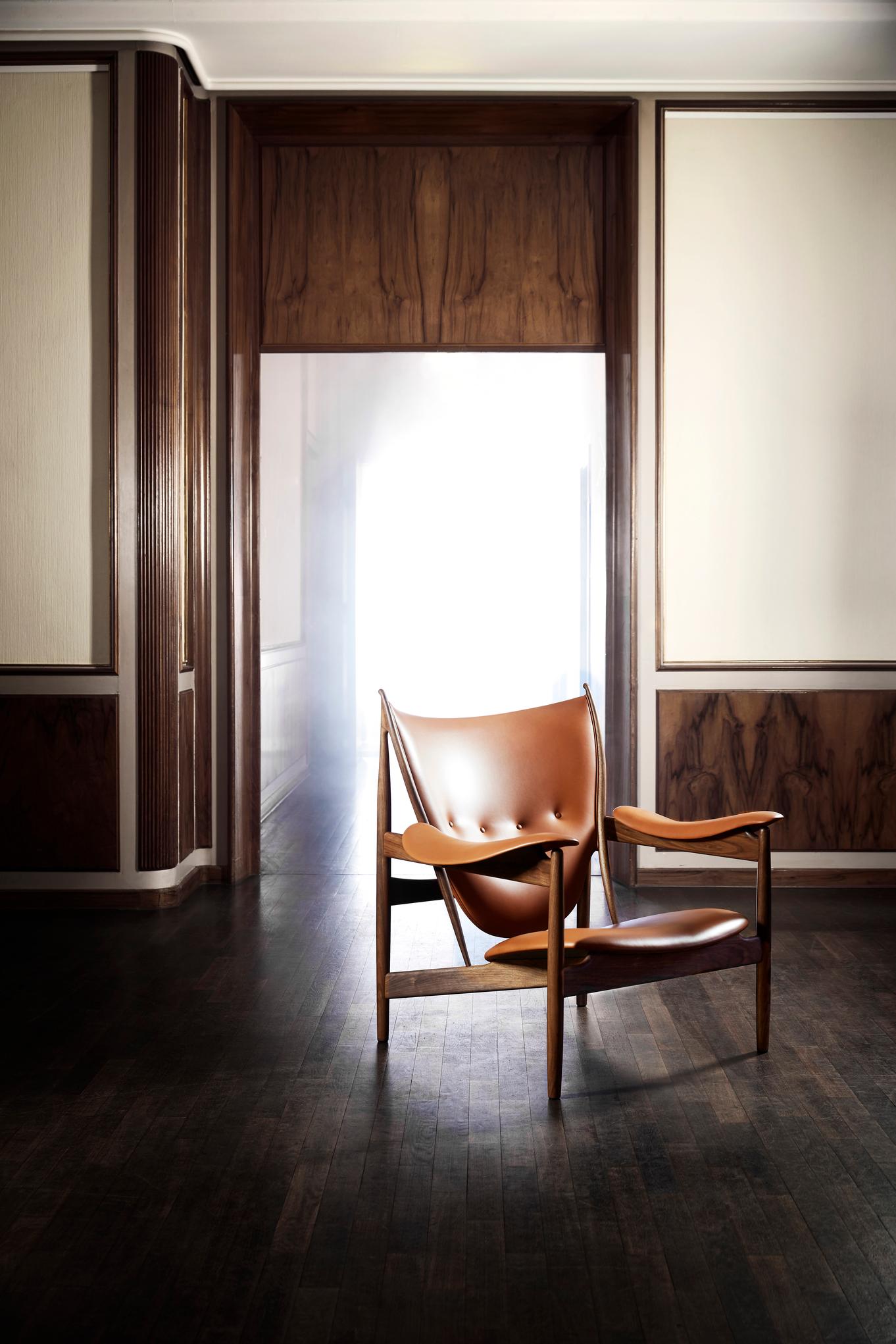 Finn Juhl Chieftain Armchair Wood and Leather 1