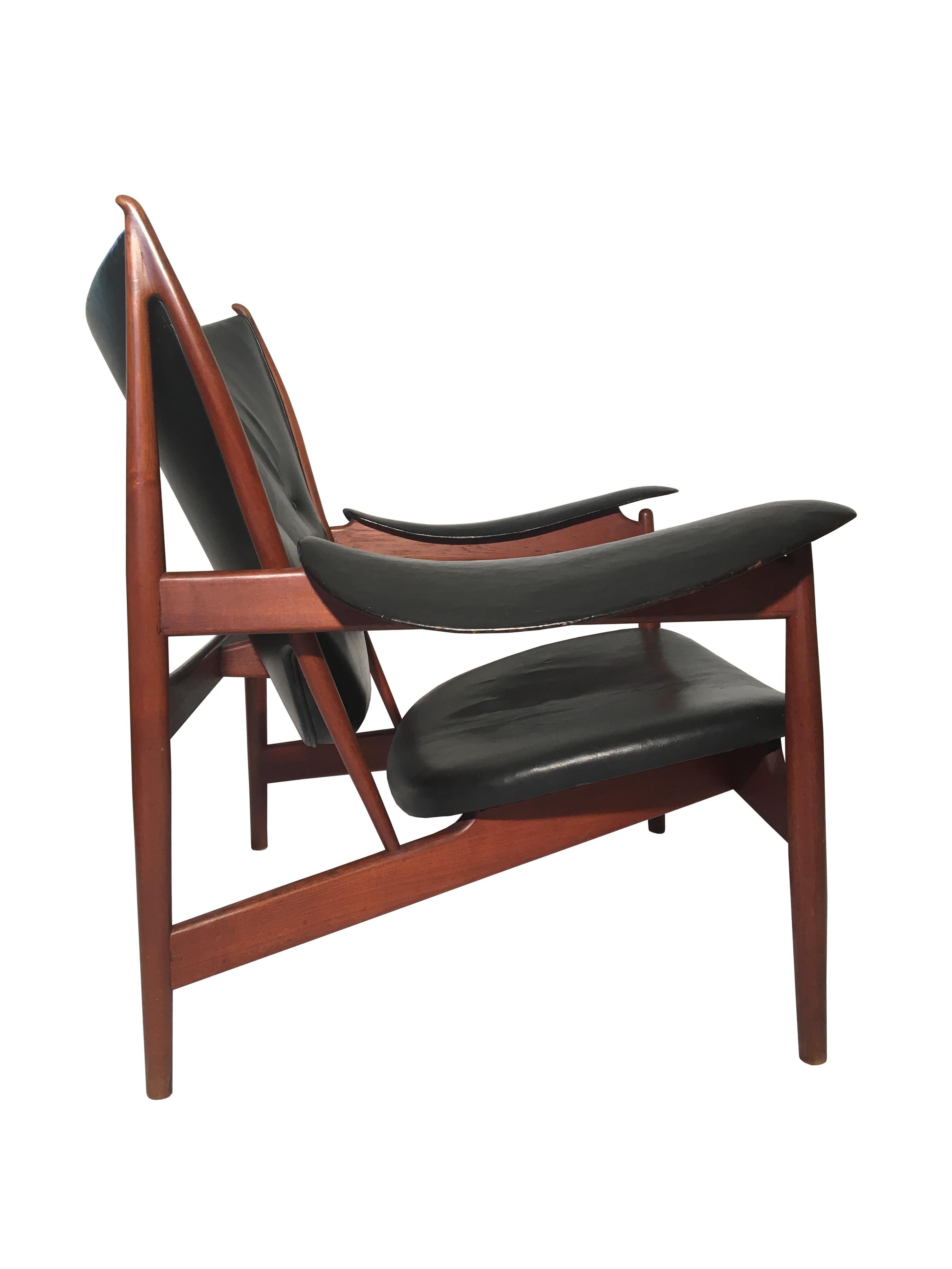 Finn Juhl Chieftain Chair for Niels Vodder in Teak and Black Leather For Sale 5