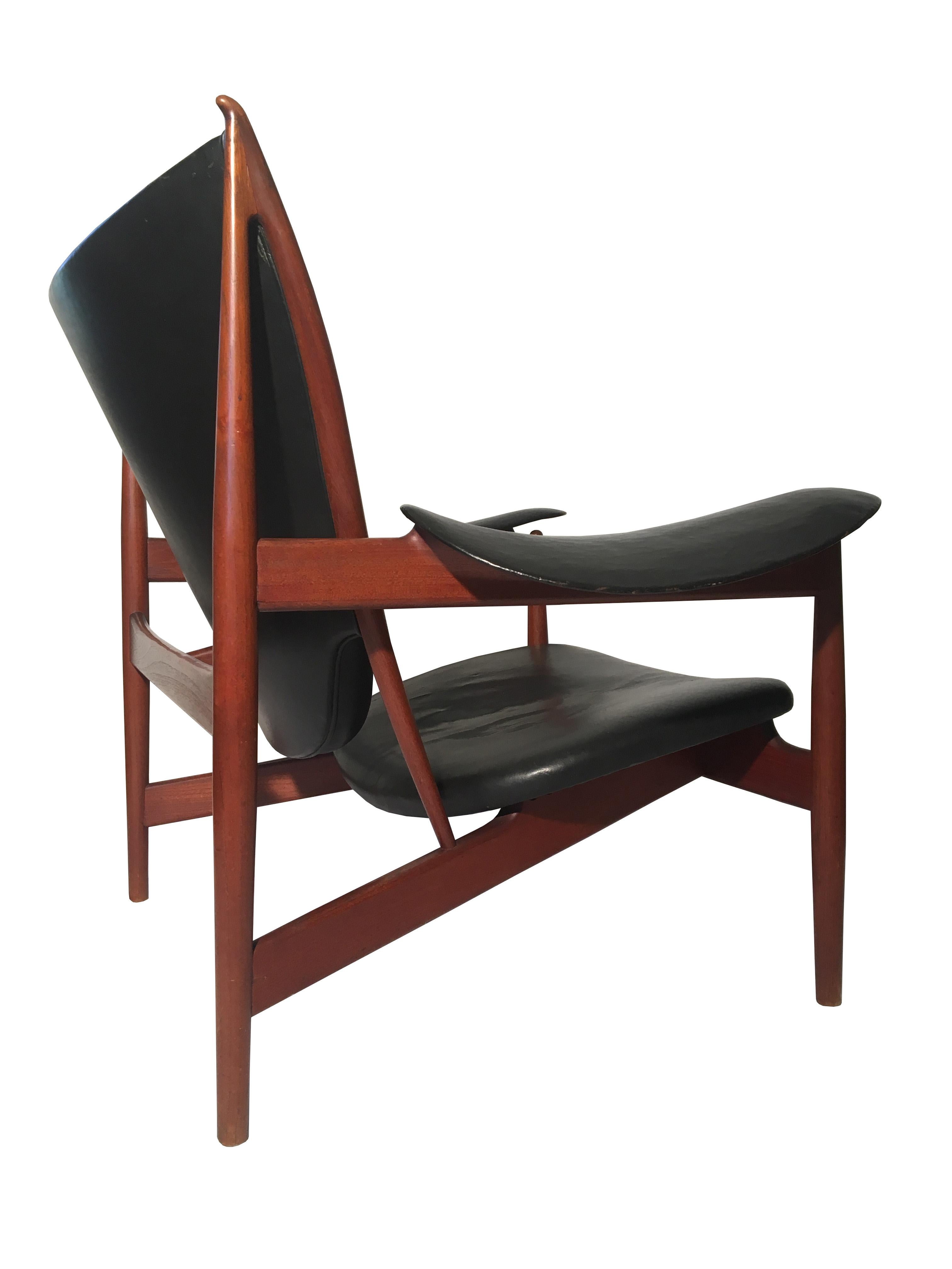 Finn Juhl Chieftain Chair for Niels Vodder in Teak and Black Leather For Sale 6