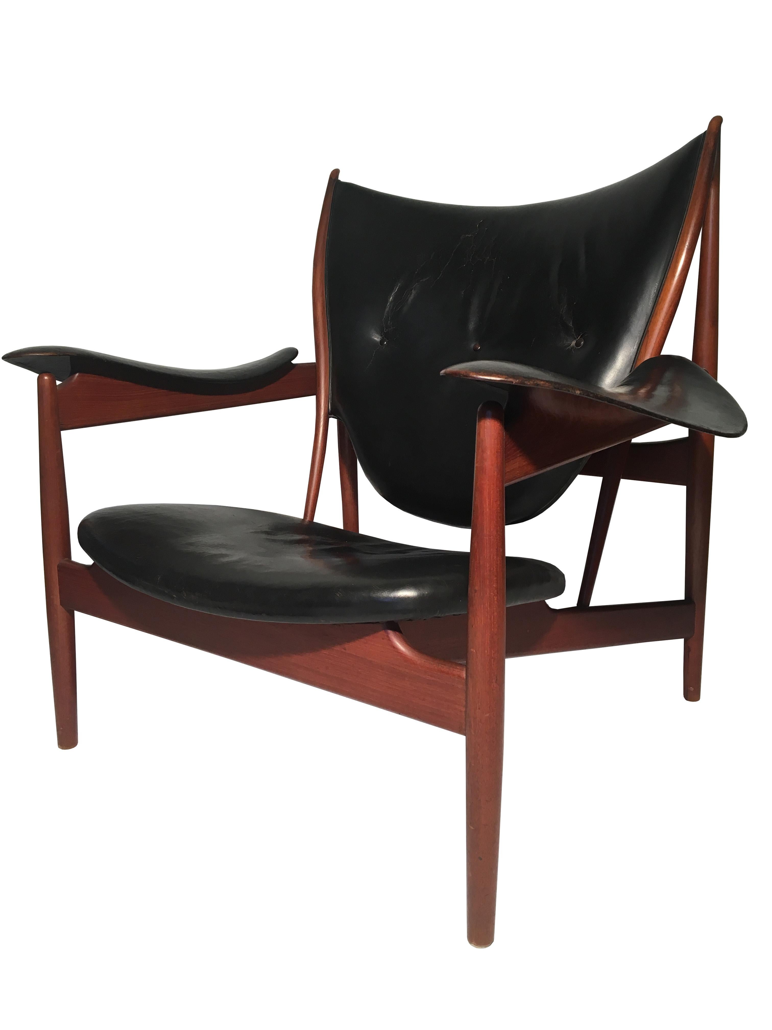 Finn Juhl Chieftain Chair for Niels Vodder in Teak and Black Leather 9