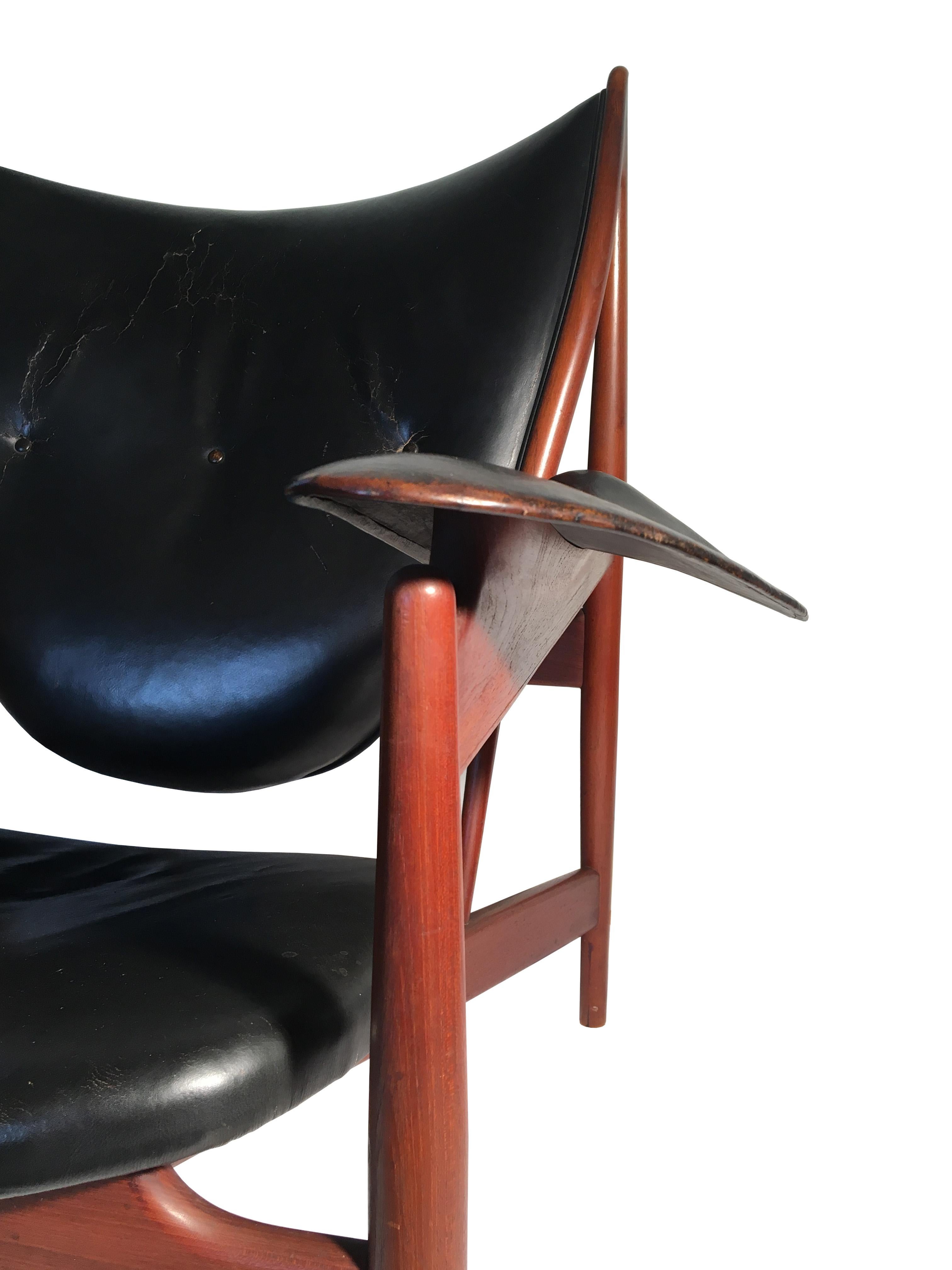 20th Century Finn Juhl Chieftain Chair for Niels Vodder in Teak and Black Leather For Sale