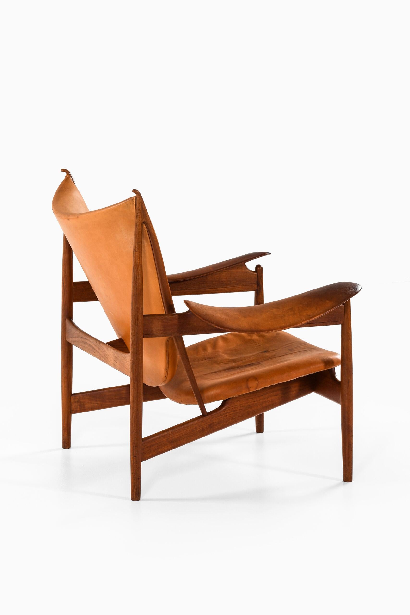 Finn Juhl Chieftain Easy Chair Produced by Cabinetmaker Niels Vodder 5