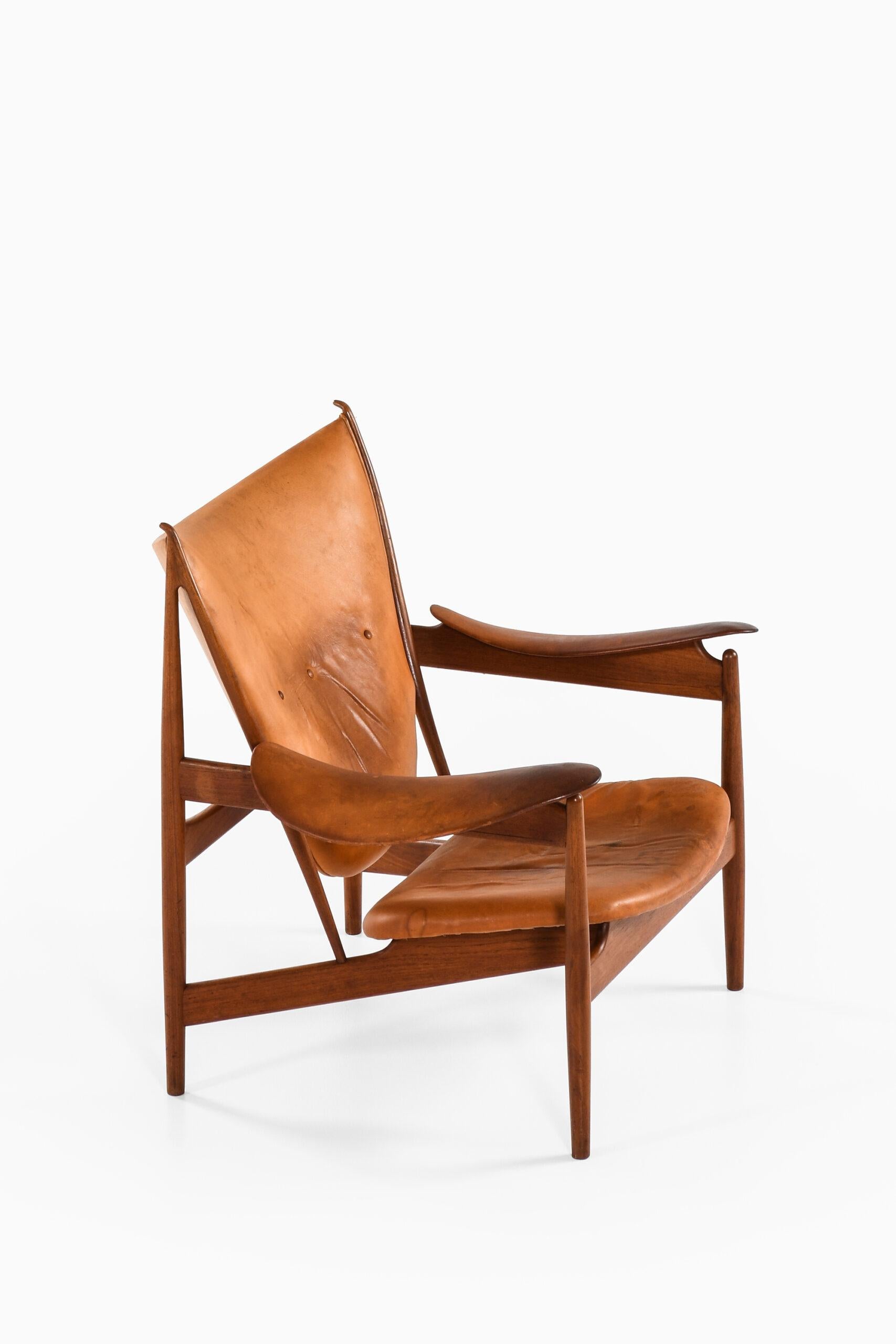 Finn Juhl Chieftain Easy Chair Produced by Cabinetmaker Niels Vodder 6