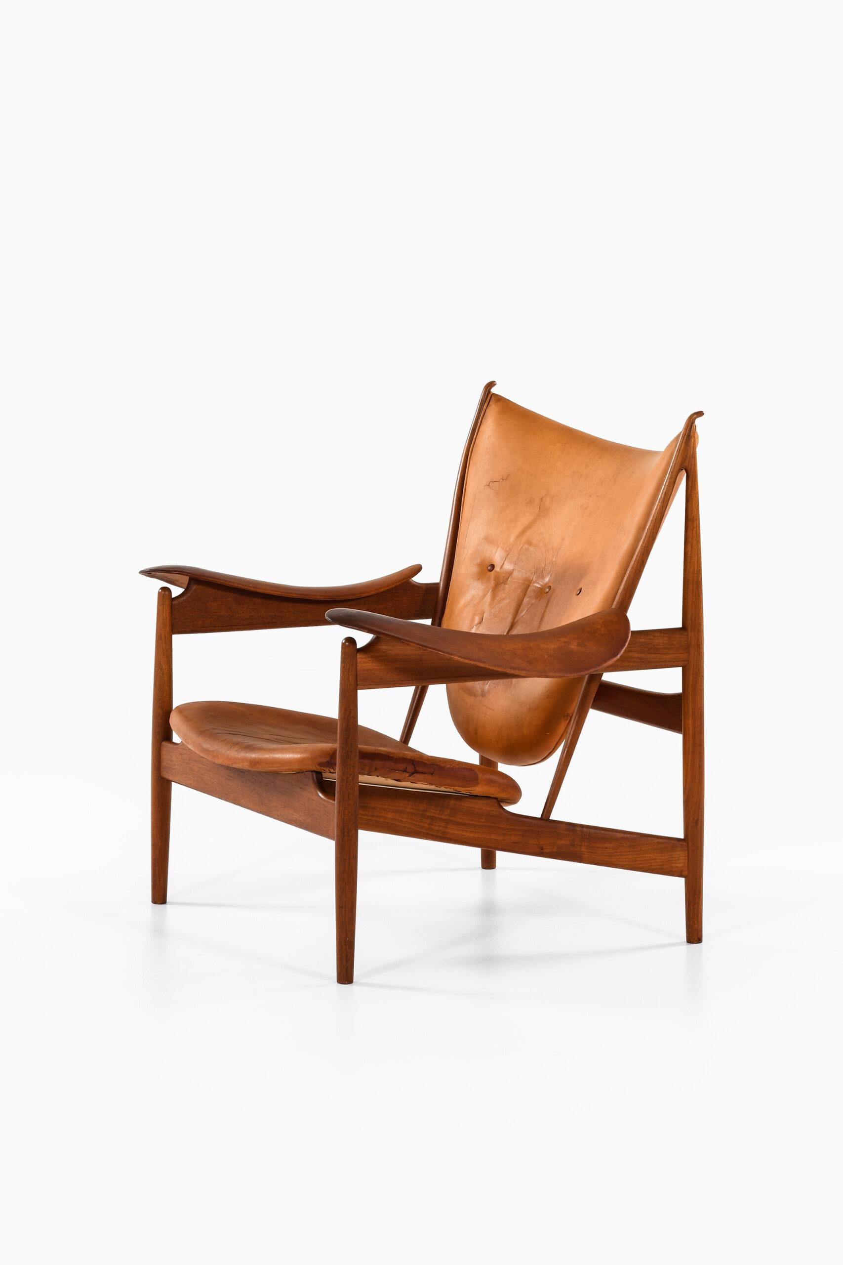 Finn Juhl Chieftain Easy Chair Produced by Cabinetmaker Niels Vodder 9