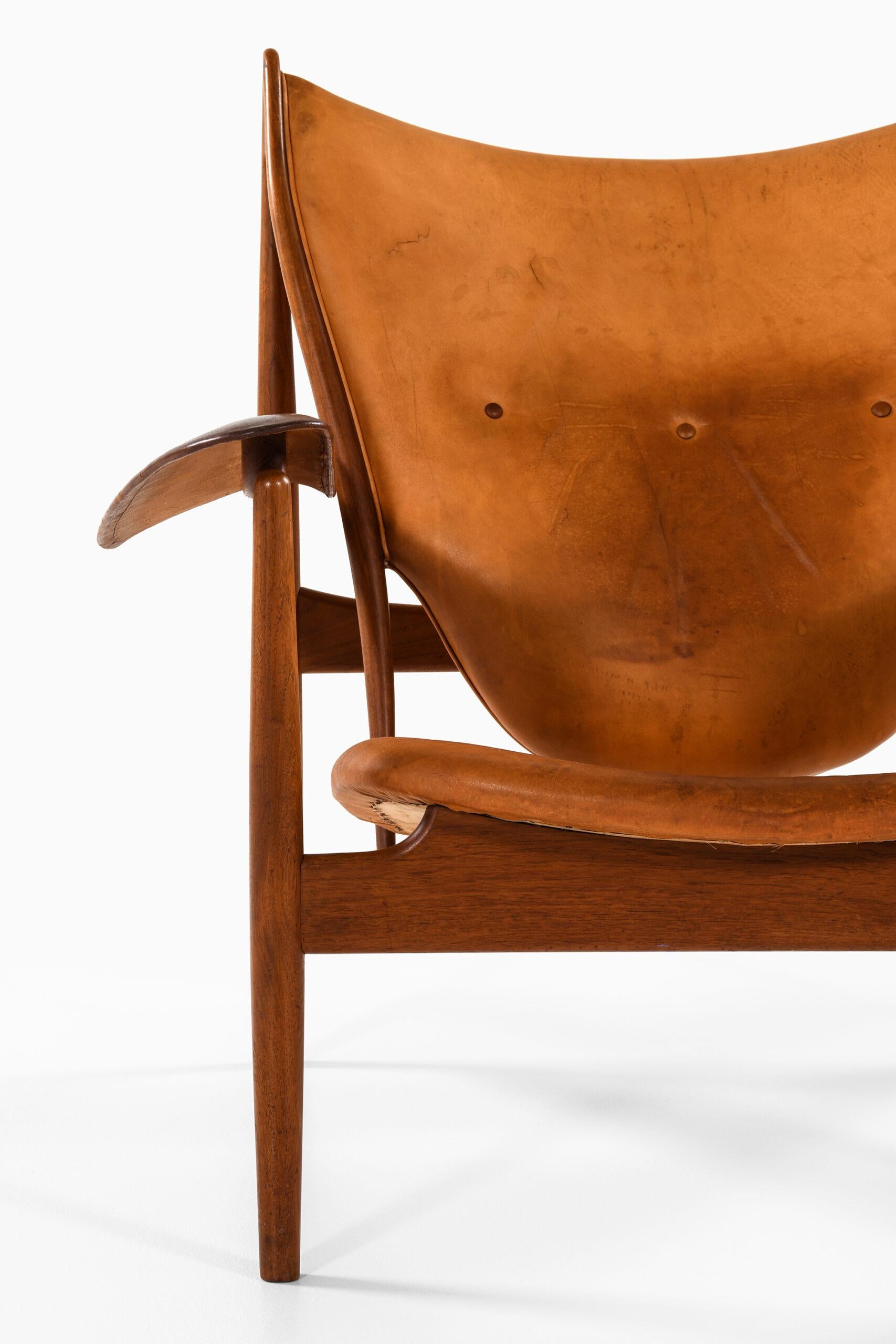 Scandinavian Modern Finn Juhl Chieftain Easy Chair Produced by Cabinetmaker Niels Vodder