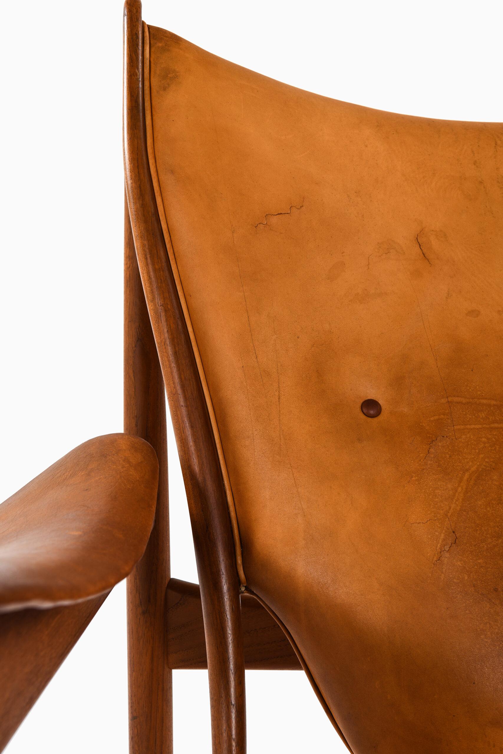 Mid-20th Century Finn Juhl Chieftain Easy Chair Produced by Cabinetmaker Niels Vodder