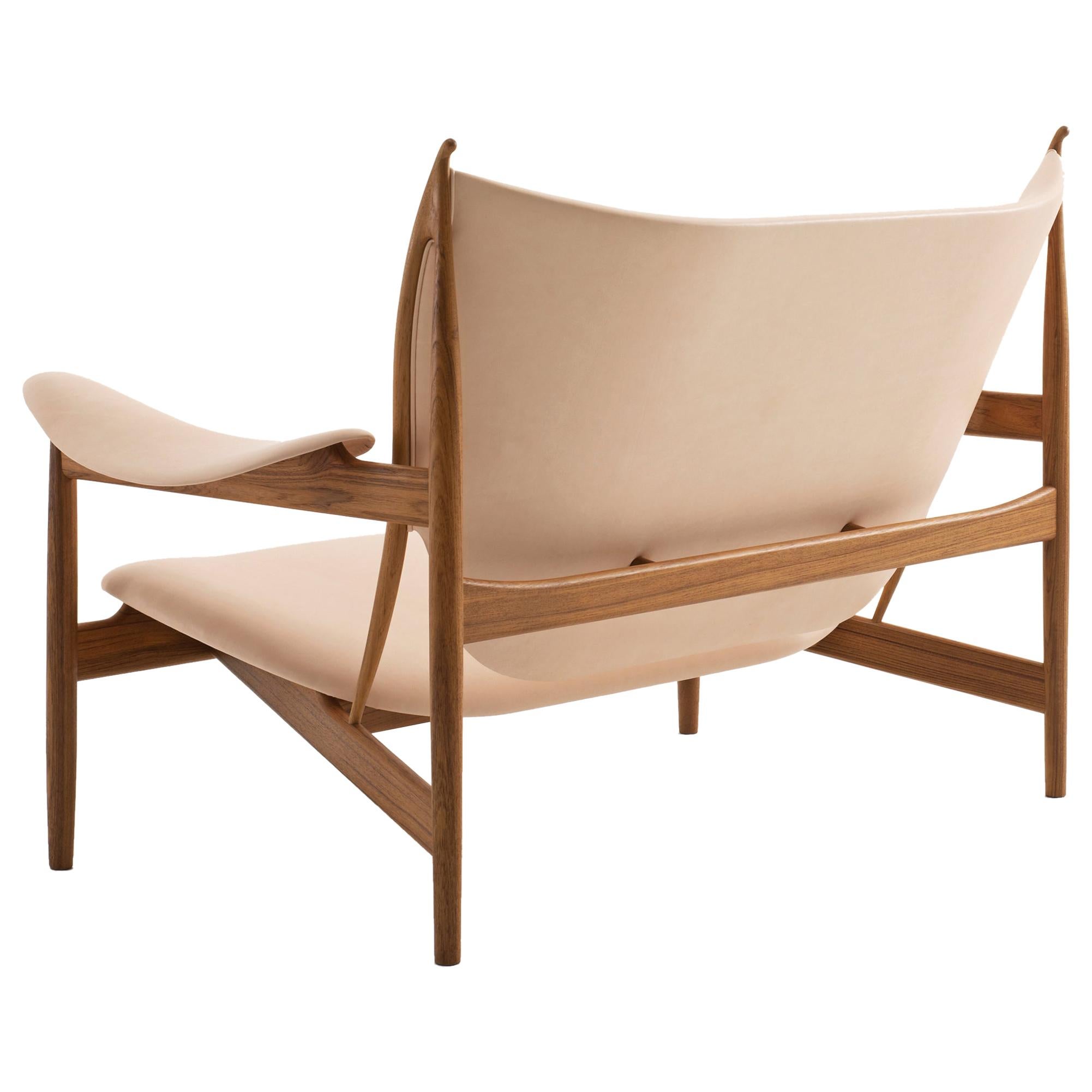 Sofa designed by Finn Juhl in 1949, relaunched in 2013.
Manufactured by House of Finn Juhl in Denmark.

Alongside the impressive Chieftain Chair, Finn Juhl and cabinetmaker Niels Vodder also introduced the Chieftain Sofa in 1949.

While the