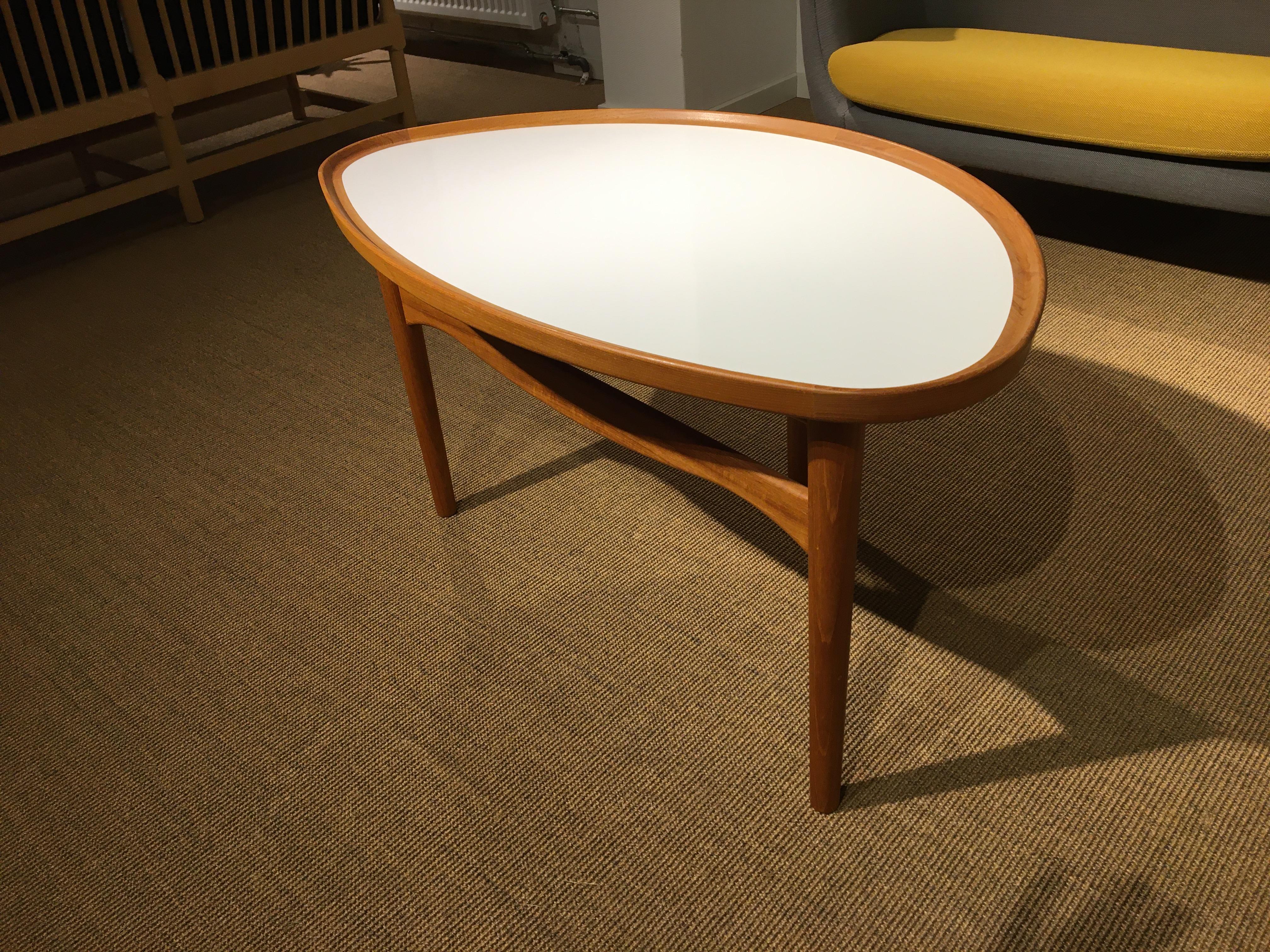 finn juhl eye table