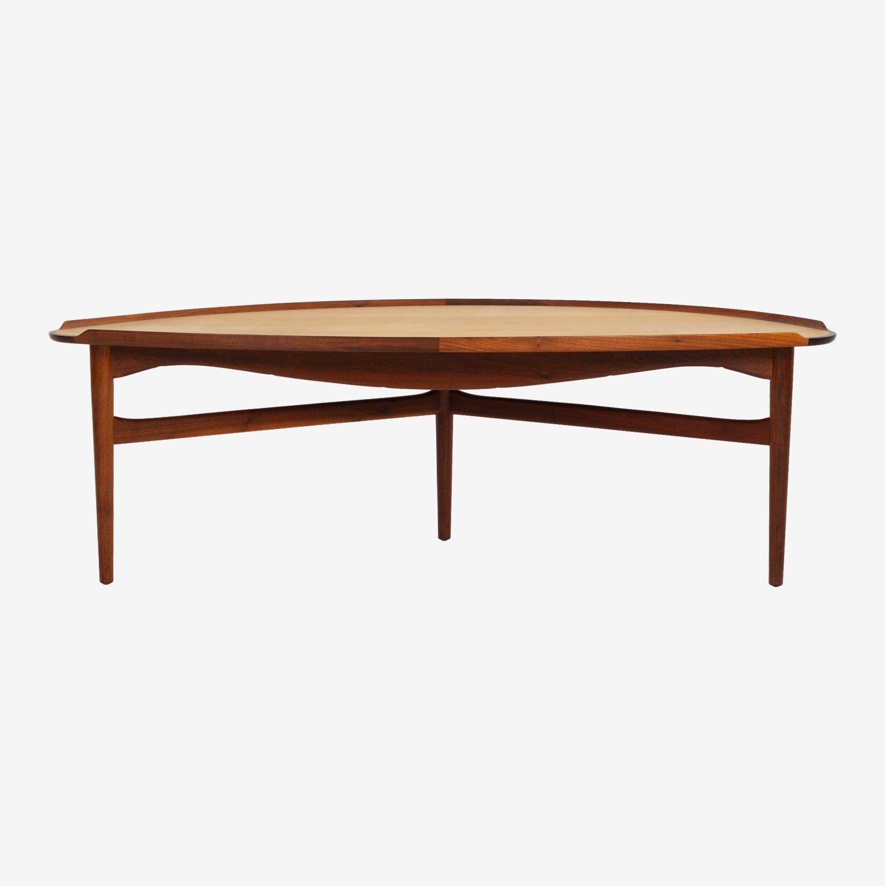 Finn Juhl Couchtisch für Baker Furniture, Dänemark / USA, 1951 (Bergahornholz) im Angebot
