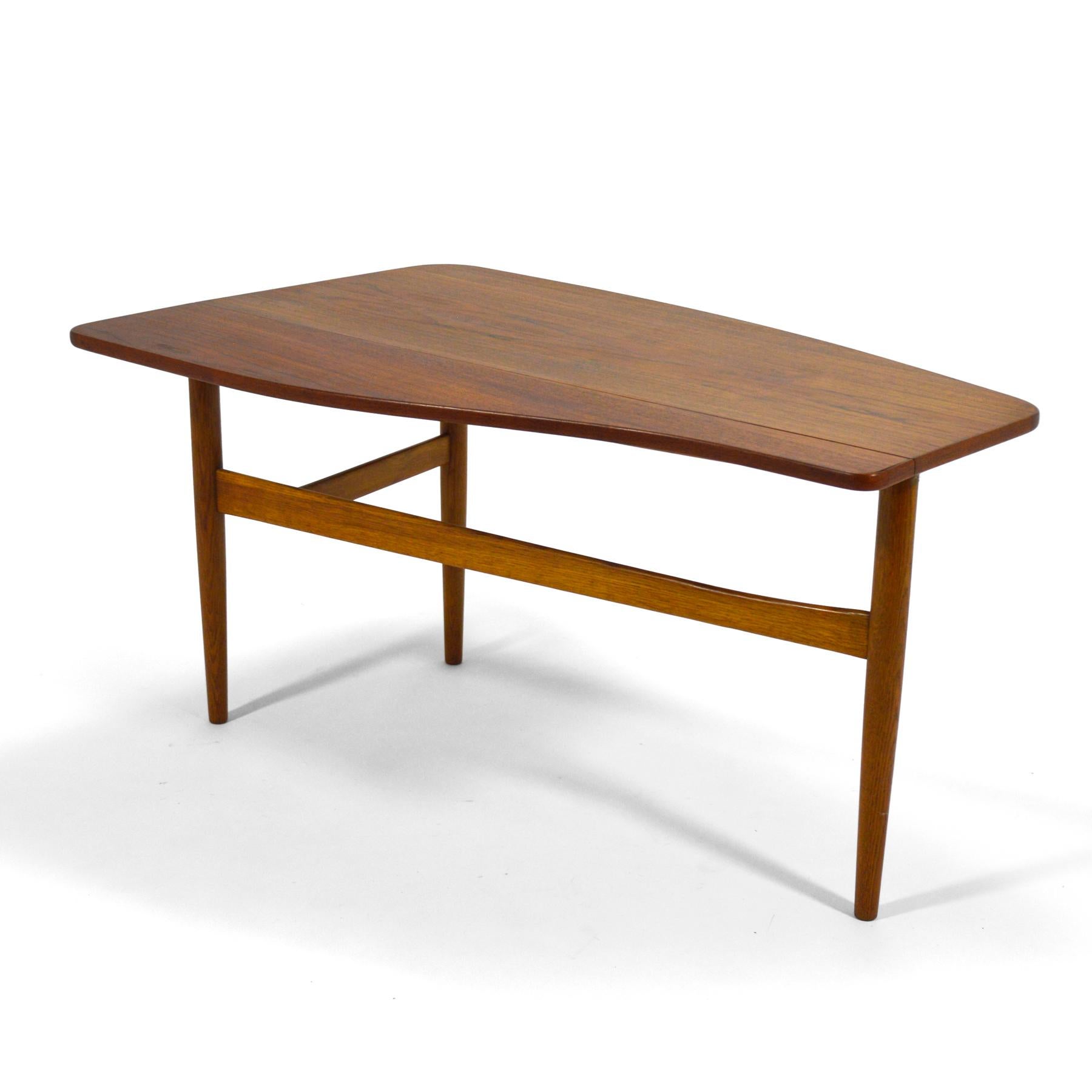 Mid-20th Century Finn Juhl Coffee Table with Drop-Leaf by Bovirke For Sale