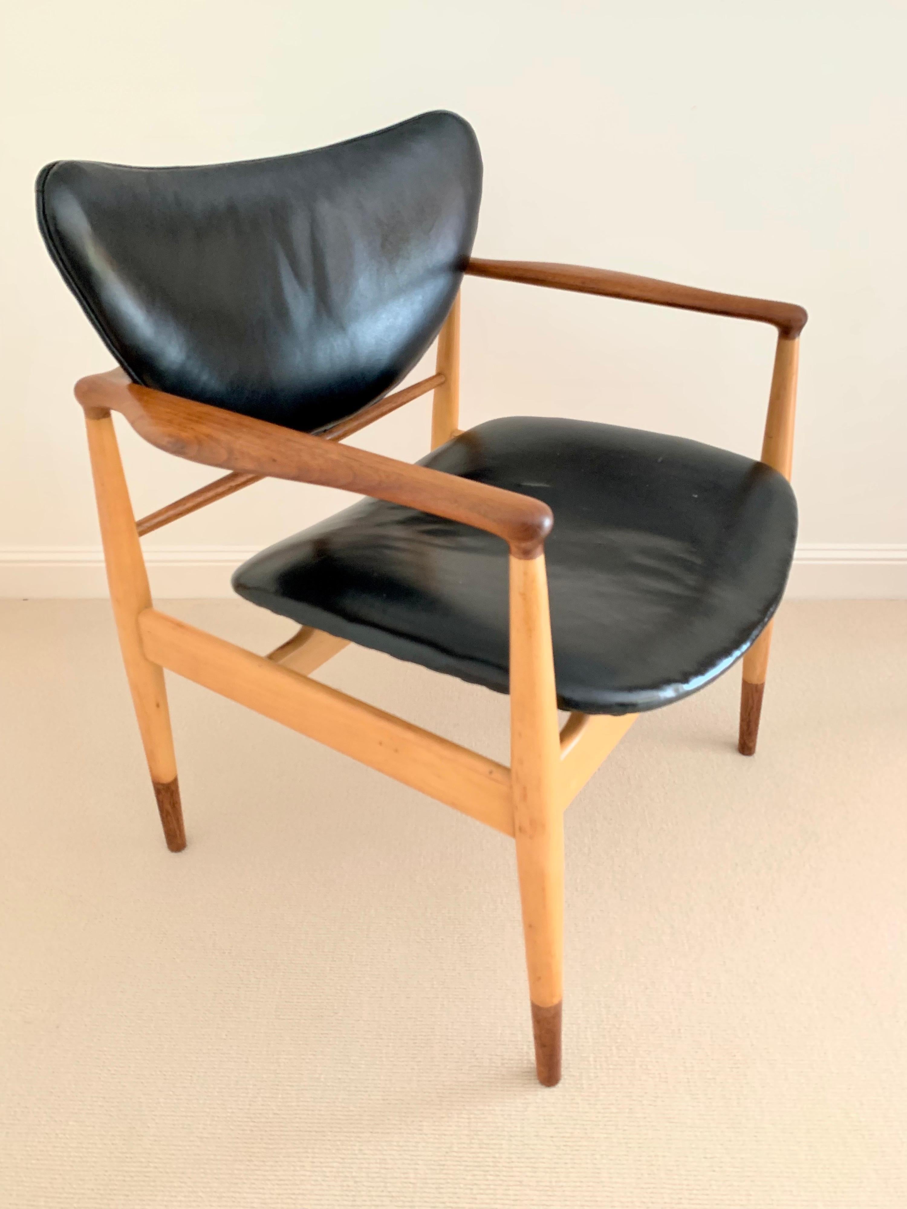 Finn Juhl Danish Mid-Century Modern Rare Maple, Walnut #48 Chair Niels Vodder 6