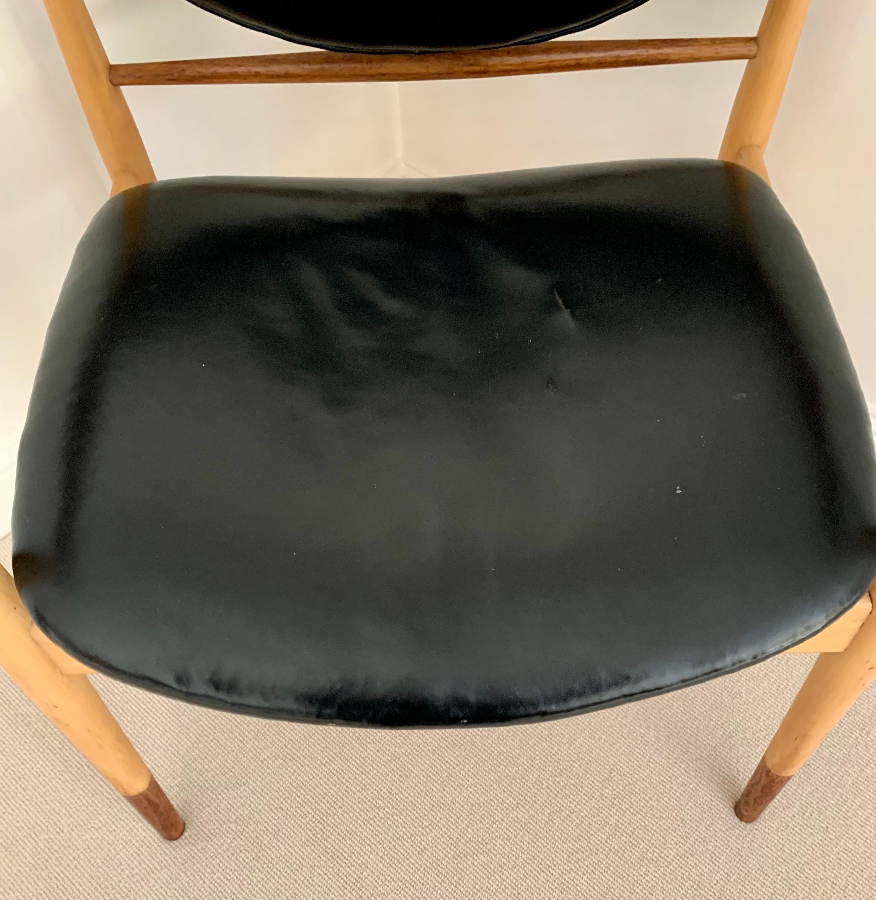 Finn Juhl Danish Mid-Century Modern Rare Maple, Walnut #48 Chair Niels Vodder In Good Condition In West Hartford, CT