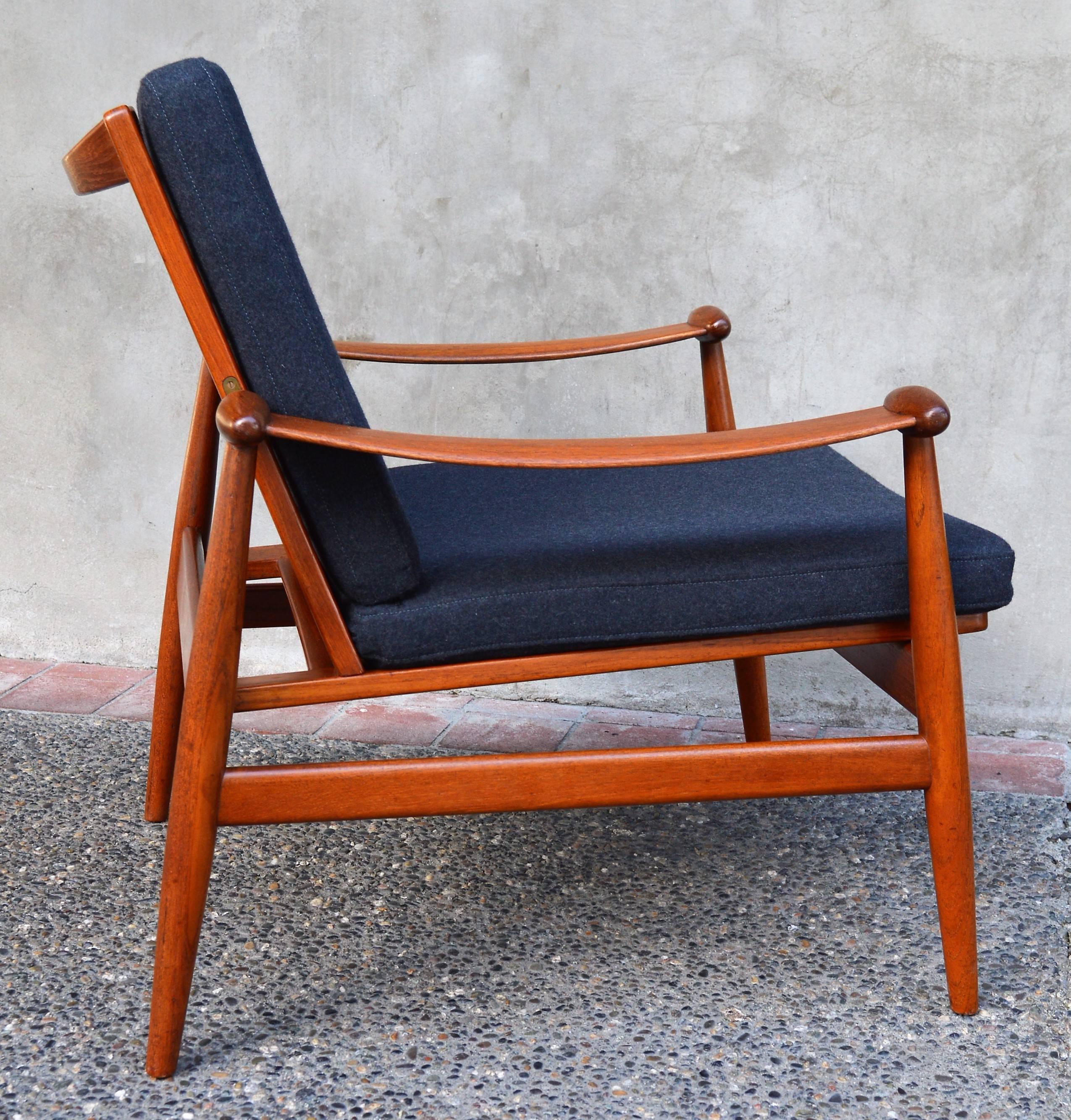Finn Juhl Danish Modern Teak Restored Spade Lounge Chair, Charcoal Wool In Excellent Condition In New Westminster, British Columbia