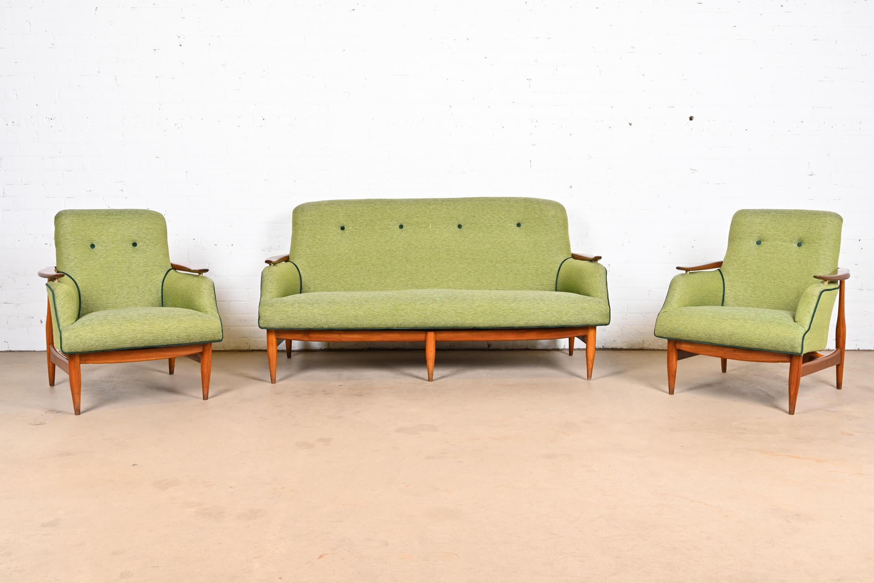 Finn Juhl Dänisches modernes gepolstertes, geformtes Teakholz-Sofa, 1950er Jahre im Angebot 6