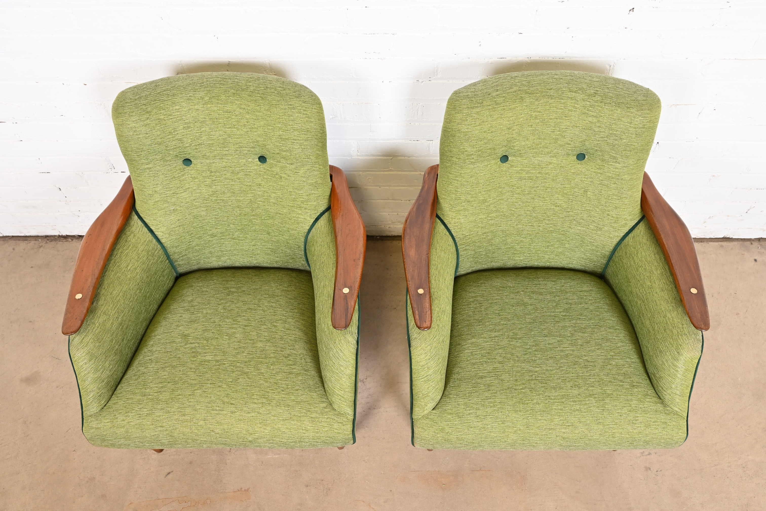 Paire de chaises longues danoises modernes en teck rembourrées Finn Juhl en vente 1