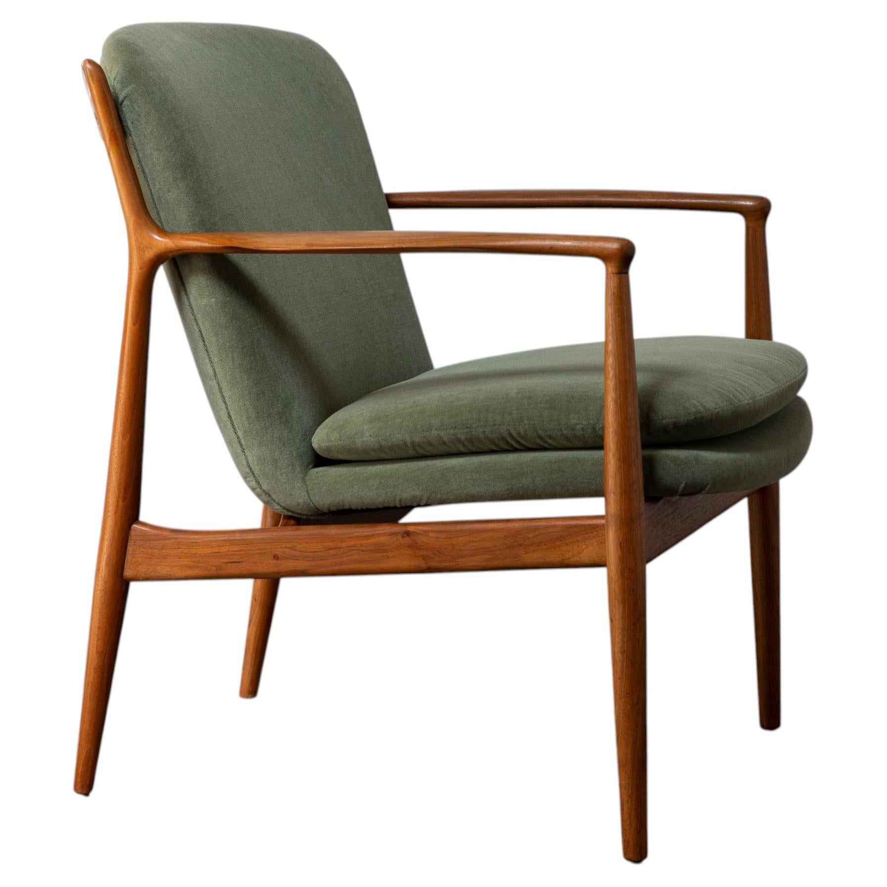Finn Juhl Delegate Chair by Baker Furniture, Walnut, 1950s Modern For Sale