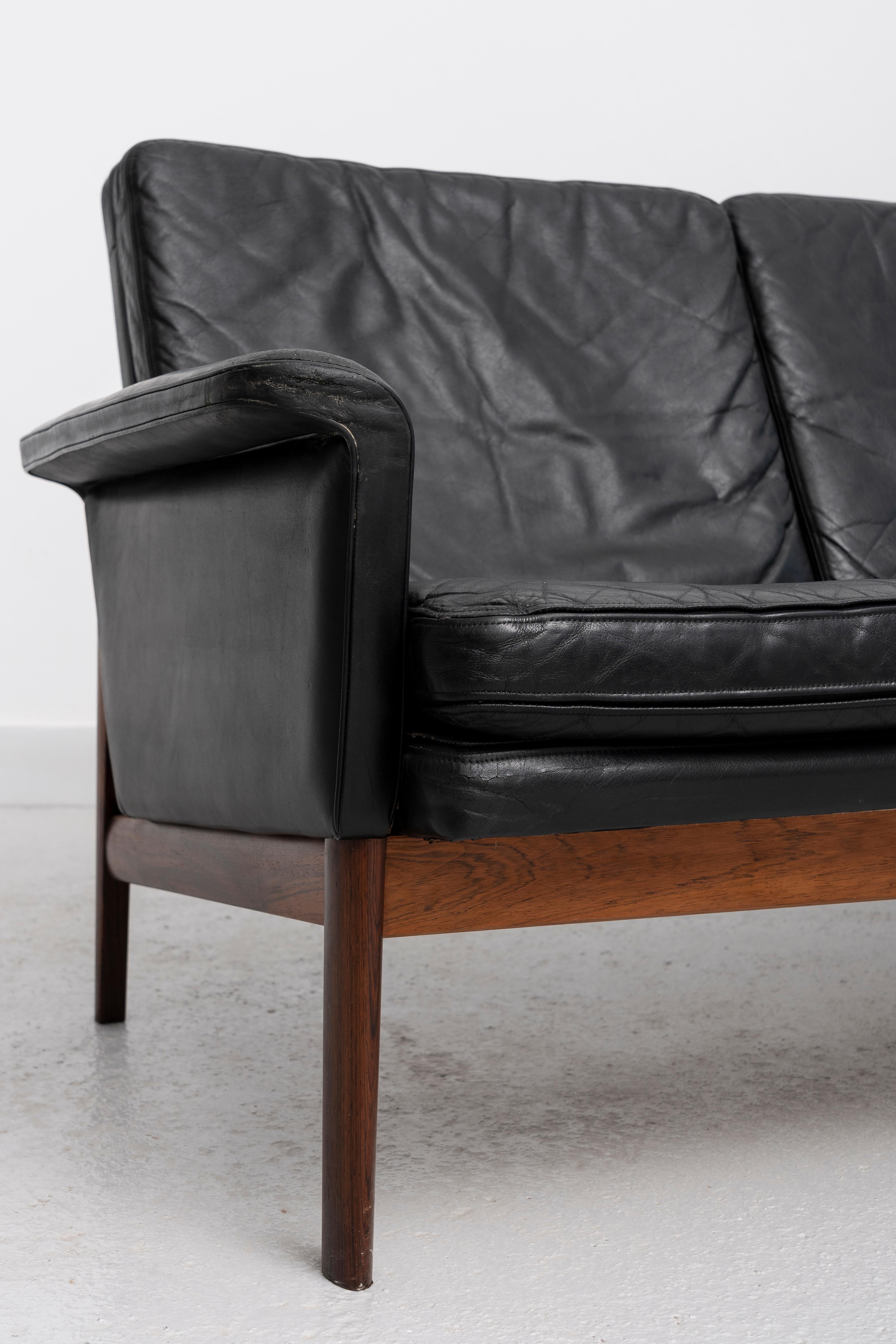 FINN JUHL (Dinamarca, 1912 - 1989) para FRANCE & SON. Sofá Júpiter, modelo 218. en Bastante bueno estado para la venta en MADRID, ES