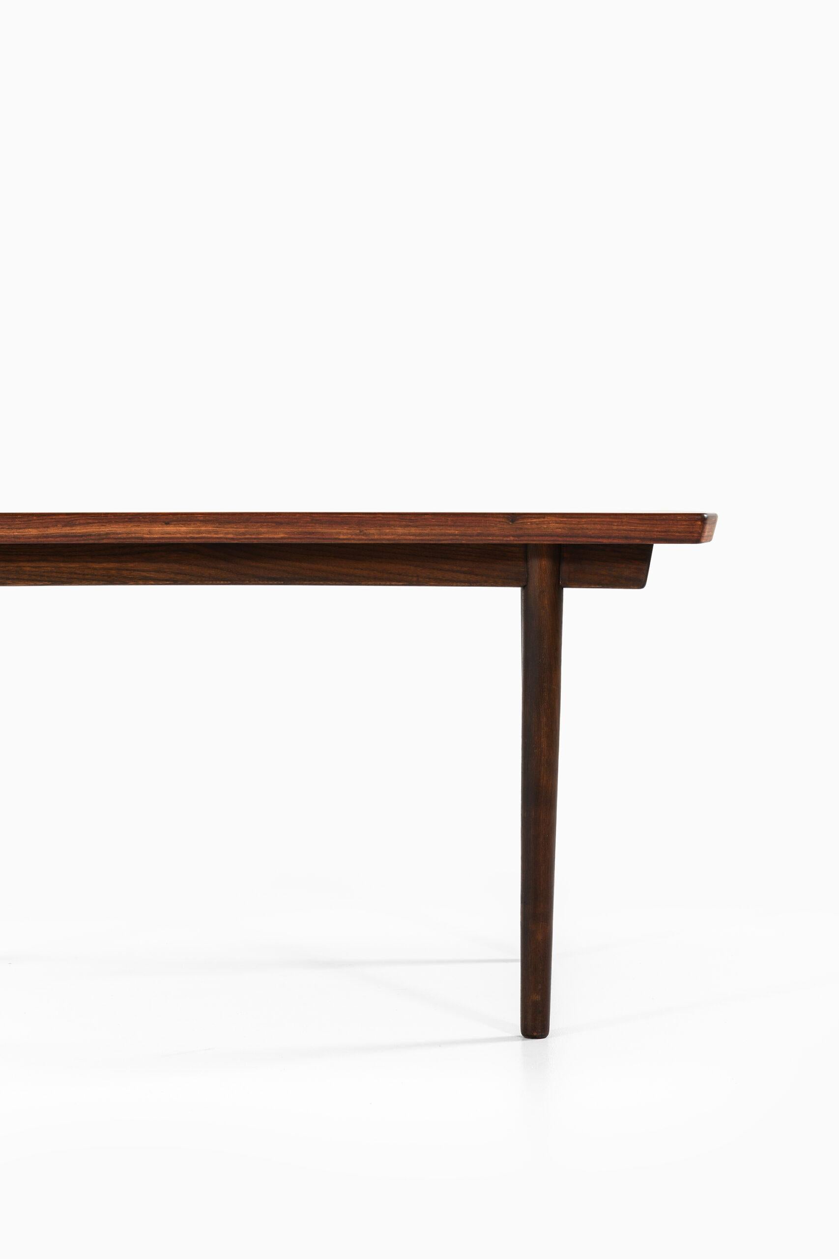 Rare dining table designed by Finn Juhl. Produced by Søren Willadsen Møbelfabrik in Denmark.