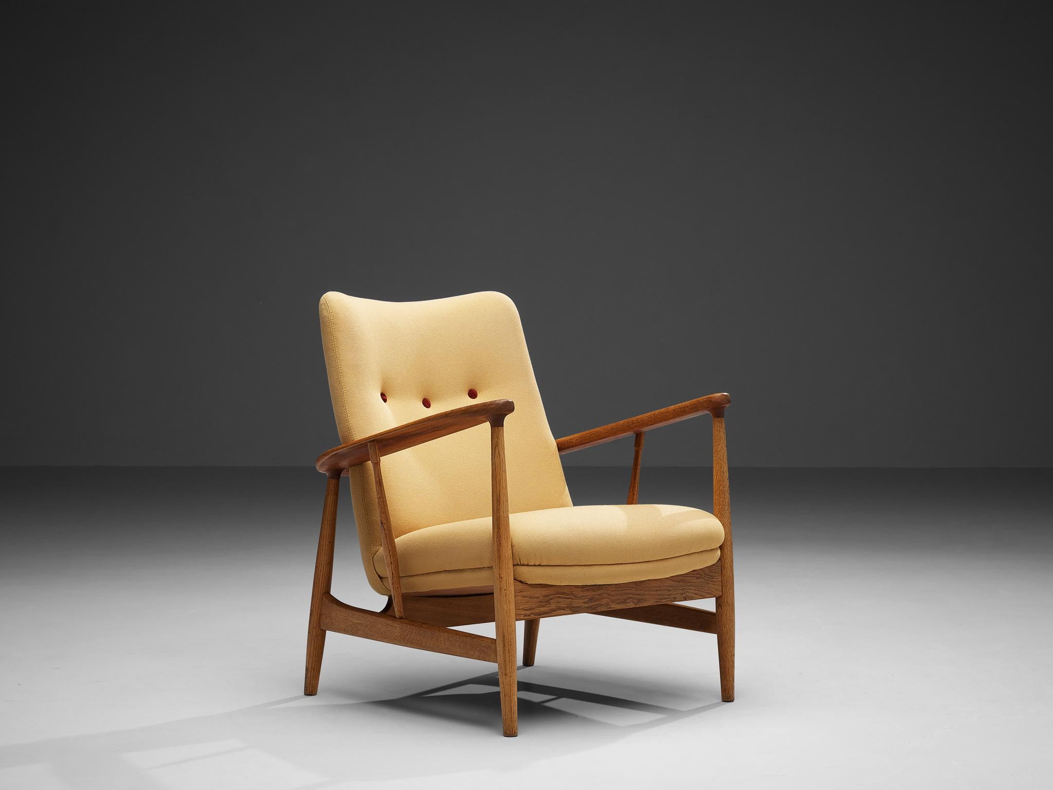 Finn Juhl for Søren Willadsen Møbel-Fabrik, easy chair SW 86, teak and oak, Denmark, 1953.

This chair has been designed in 1953 by Finn Juhl. This chair is one of the three designs by Juhl that were produced by Søren Willadsen. This easy chair is