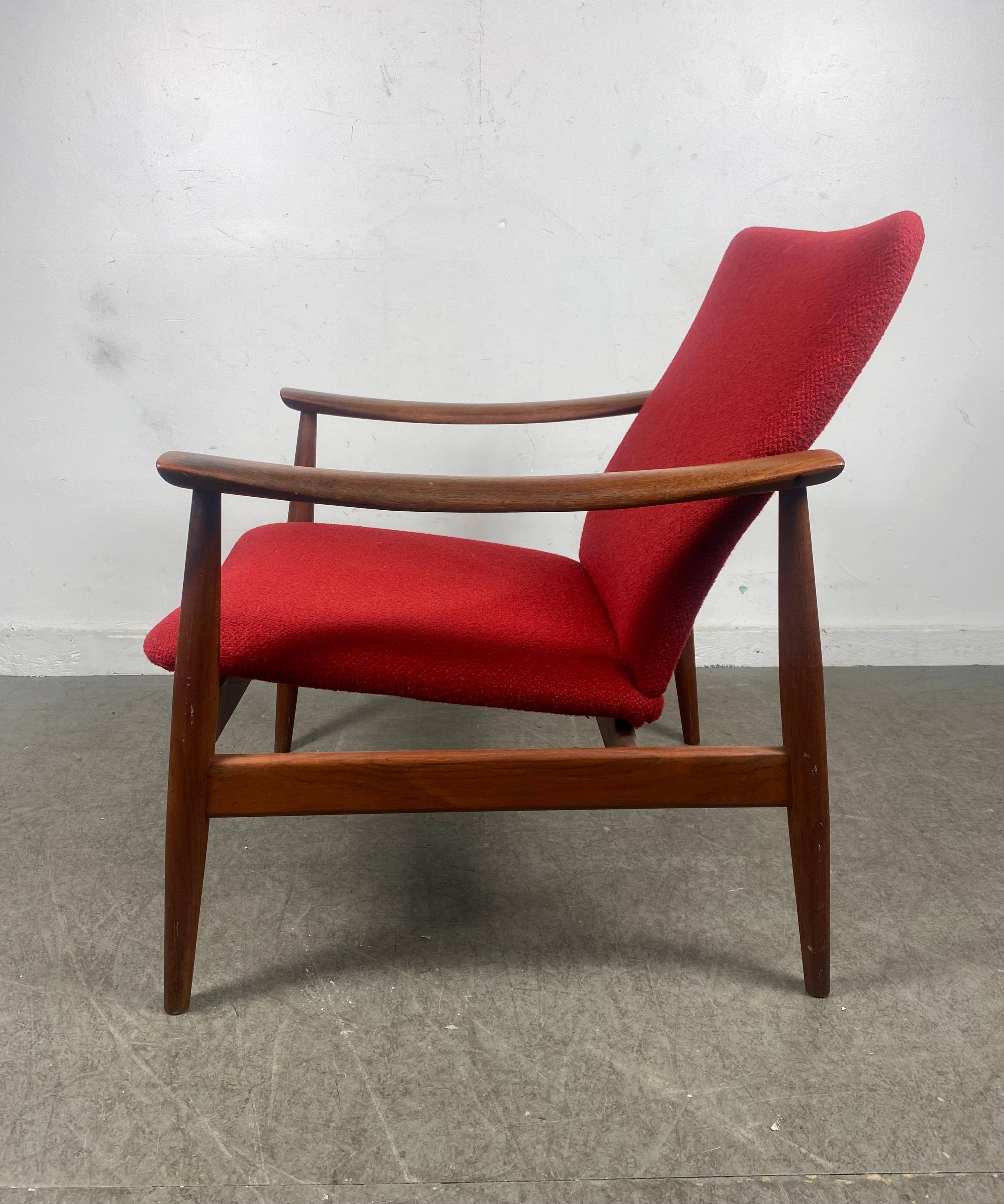 Finn Juhl Easy Chair Model 138 Produced by France & Son in Denmark For Sale 1