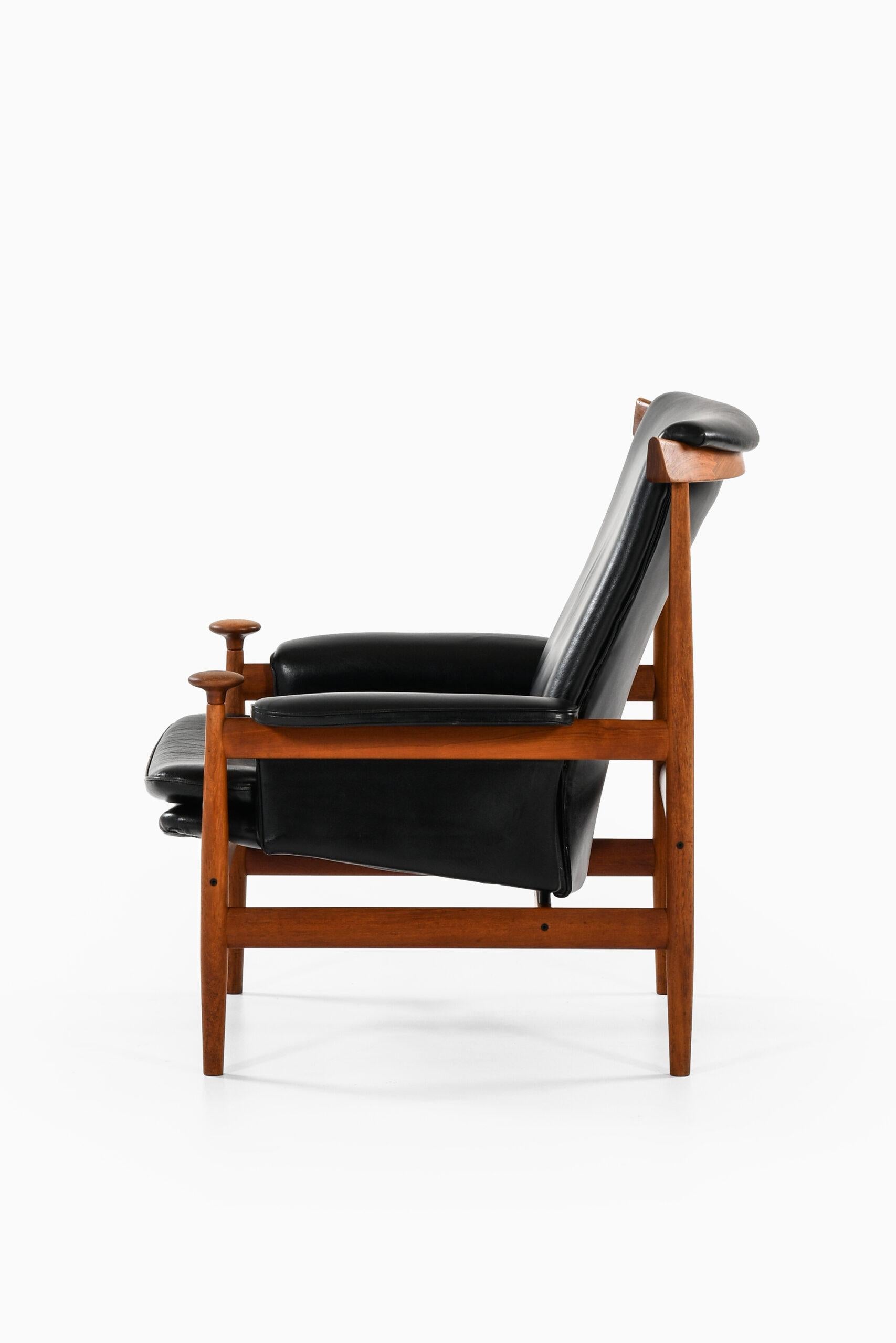Danish Finn Juhl Easy Chair Model Bwana Produced by France & Daverkosen For Sale
