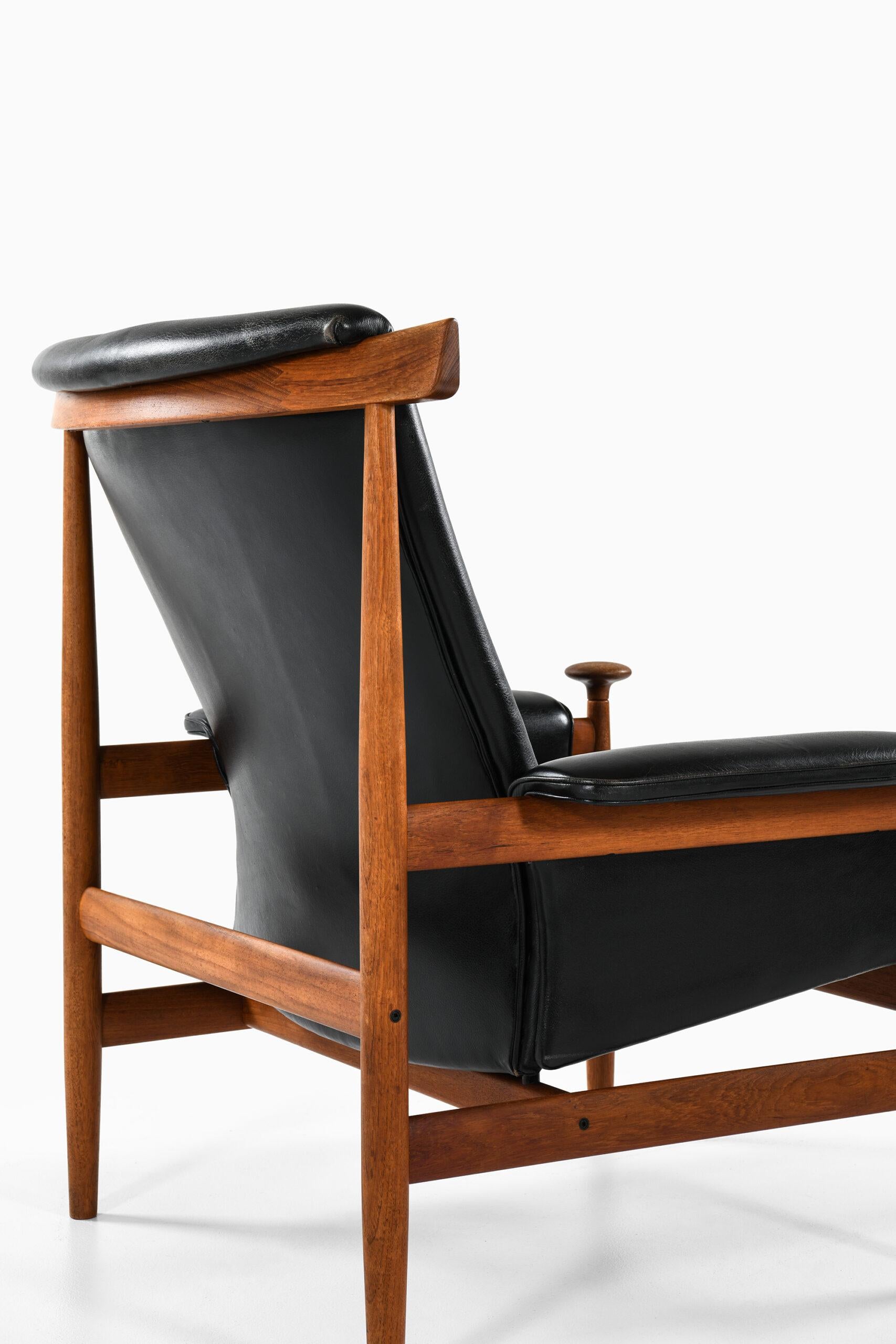 Leather Finn Juhl Easy Chair Model Bwana Produced by France & Daverkosen For Sale