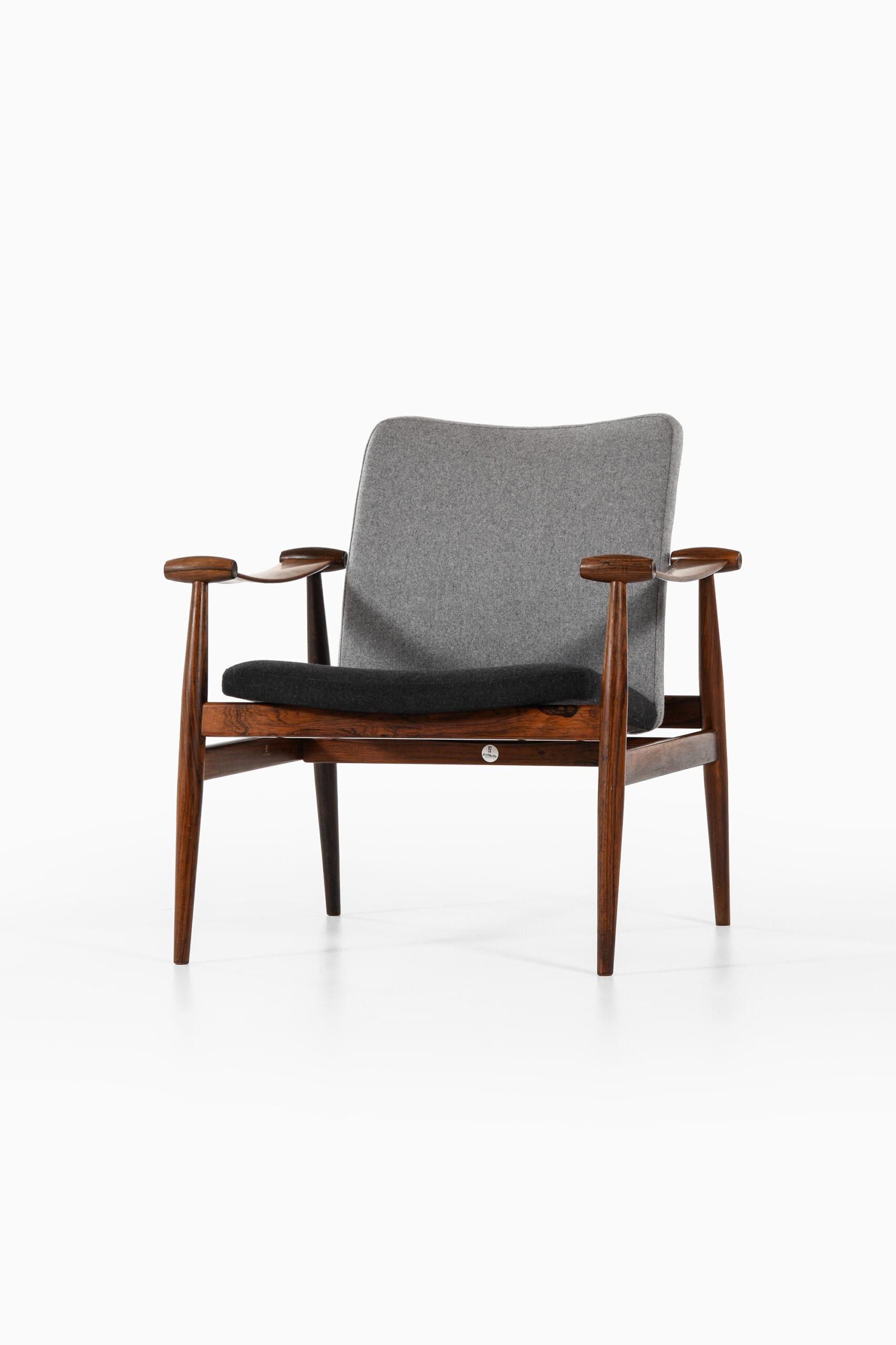 Rare easy chair model 'Spade' designed by Finn Juhl. Produced by France & Son in Denmark.