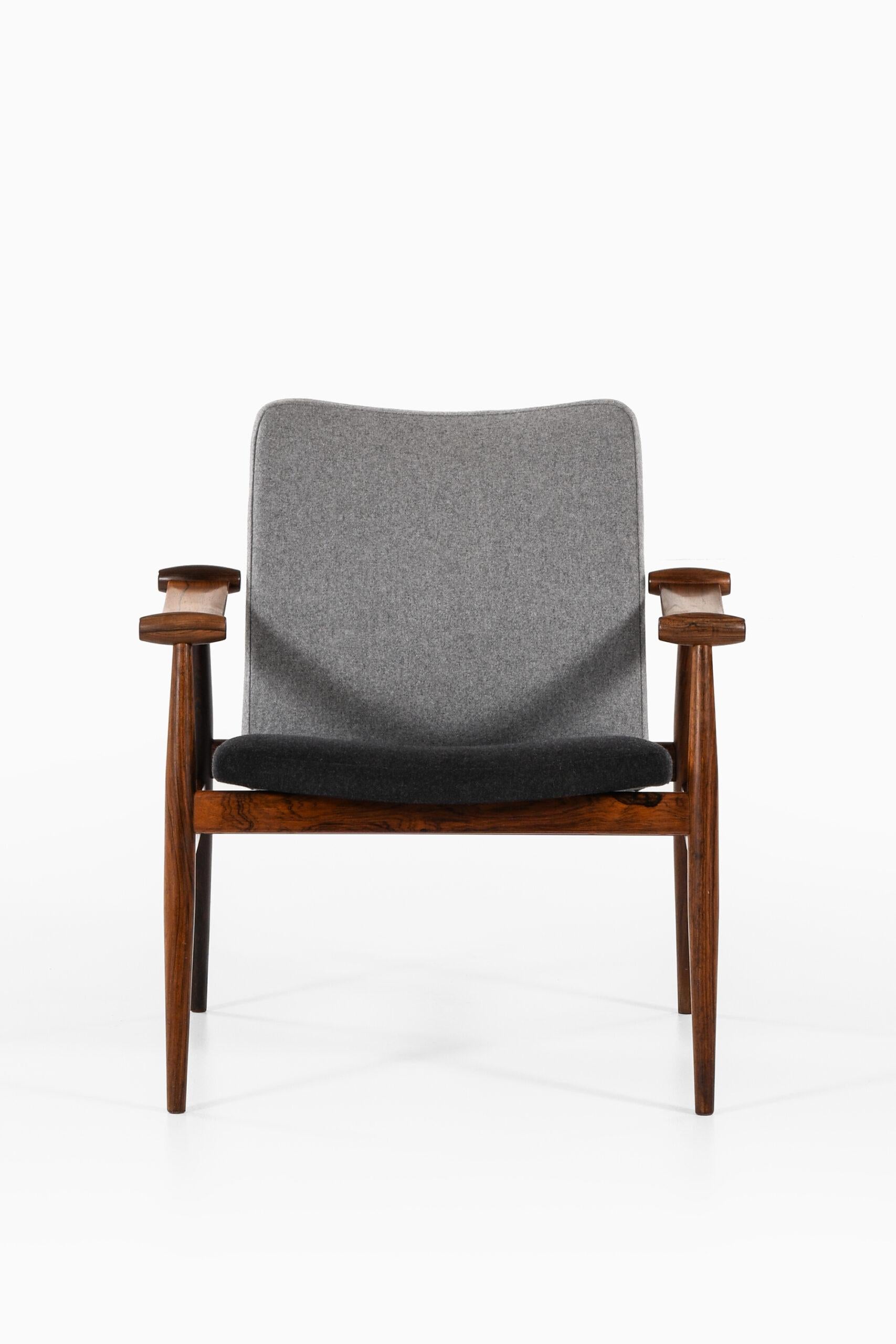 Scandinavian Modern Finn Juhl Easy Chair Model 'Spade' Produced by France & Son For Sale
