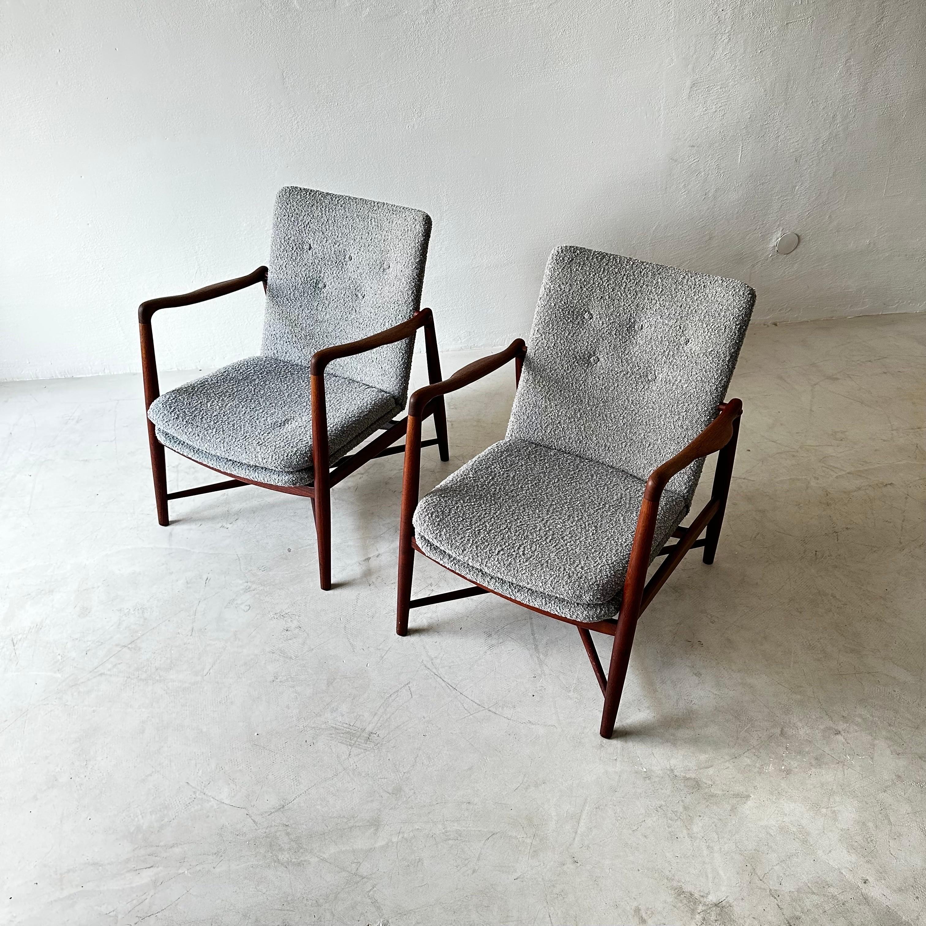 Finn Juhl Easy Chairs Model BO59 by Bovirke in Denmark In Good Condition For Sale In Vienna, AT