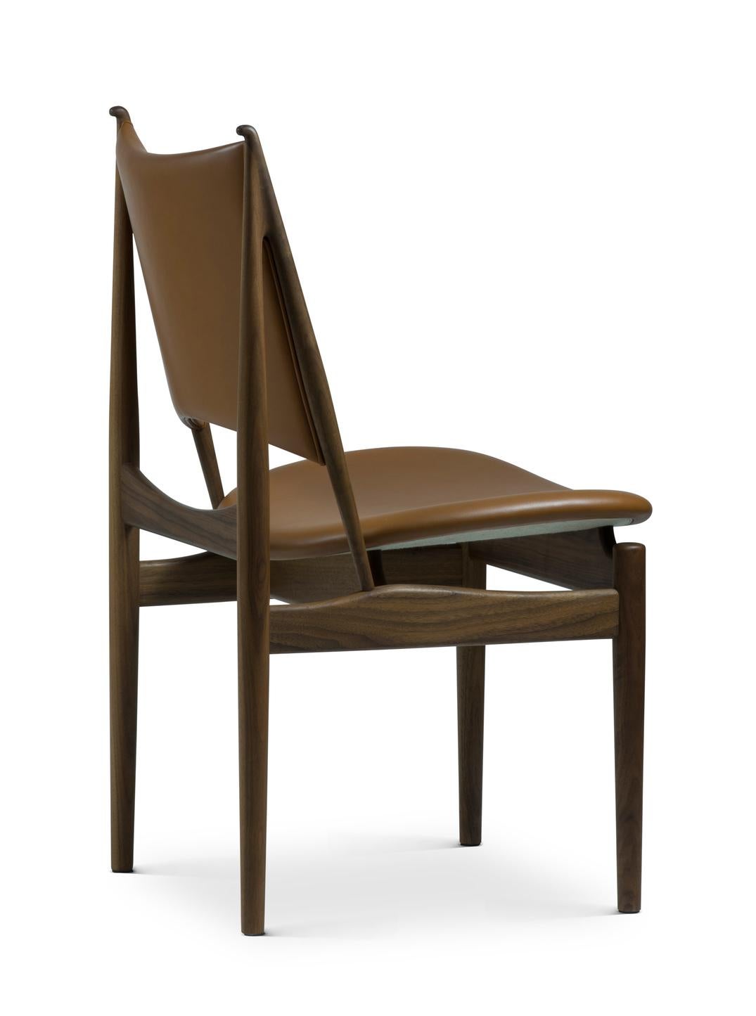 Finn Juhl Egypetian Chair in Wood and Fabric In New Condition In Barcelona, Barcelona