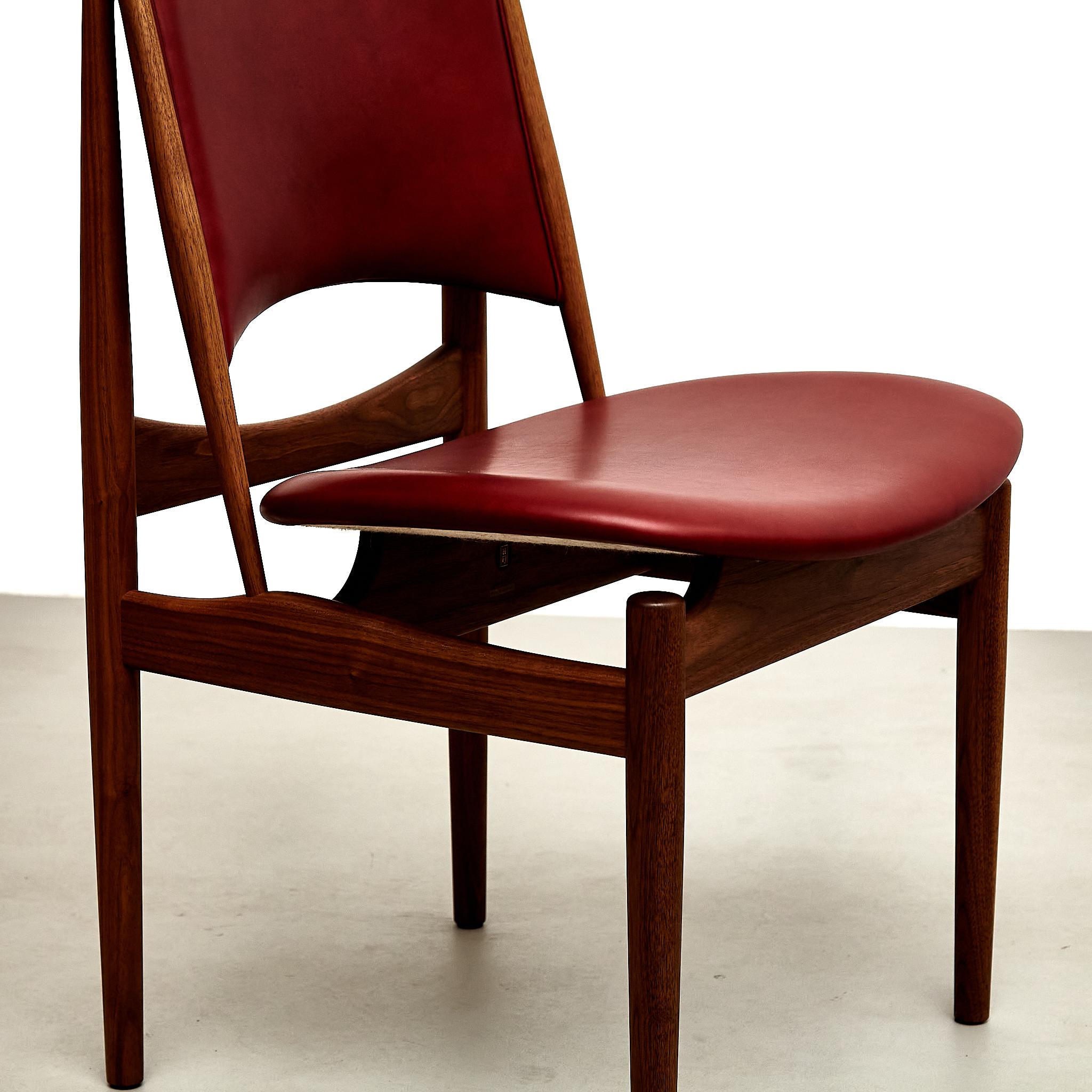 Chaise égyptienne Finn Juhls en Wood Wood et cuir rouge foncé en vente 5