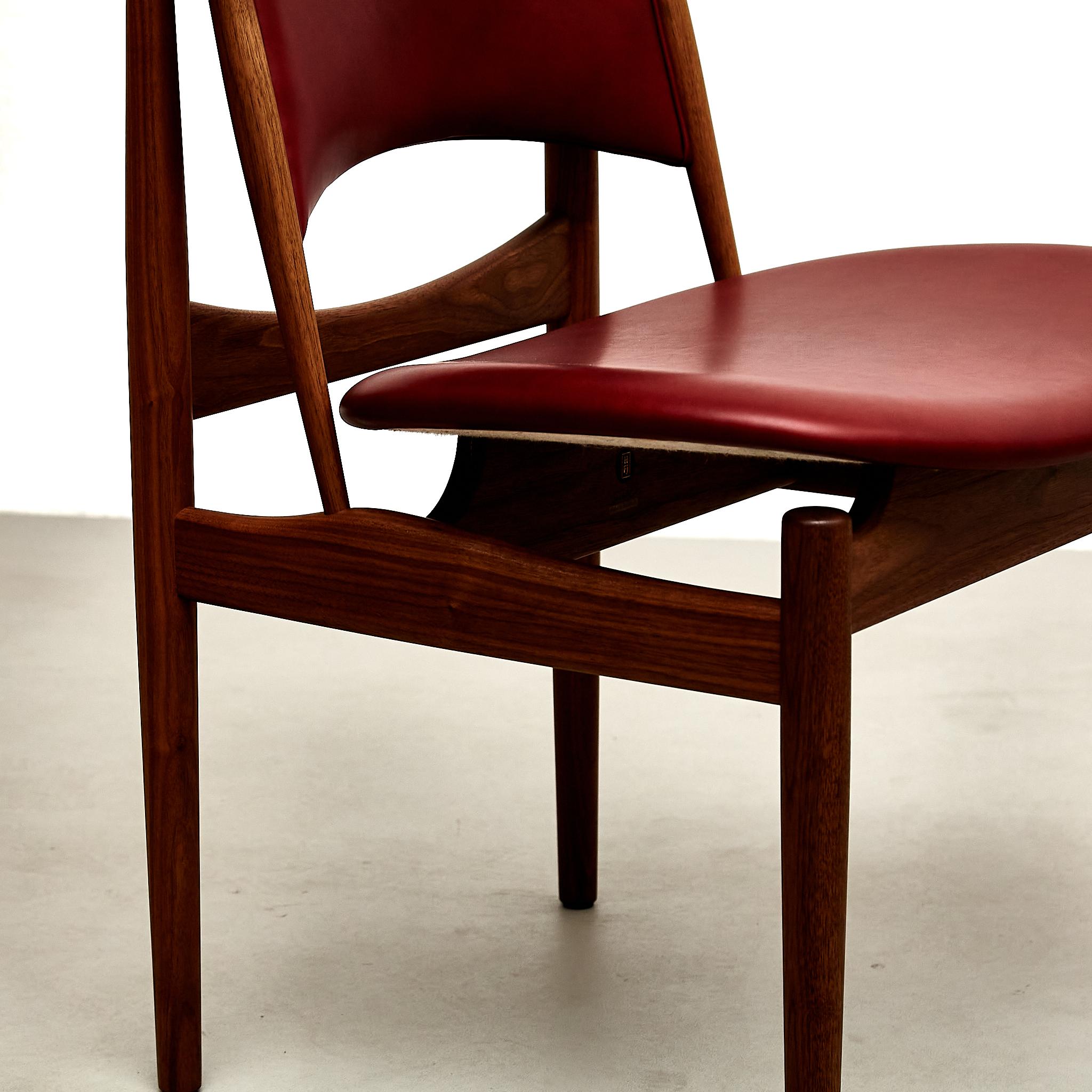 Chaise égyptienne Finn Juhls en Wood Wood et cuir rouge foncé en vente 6
