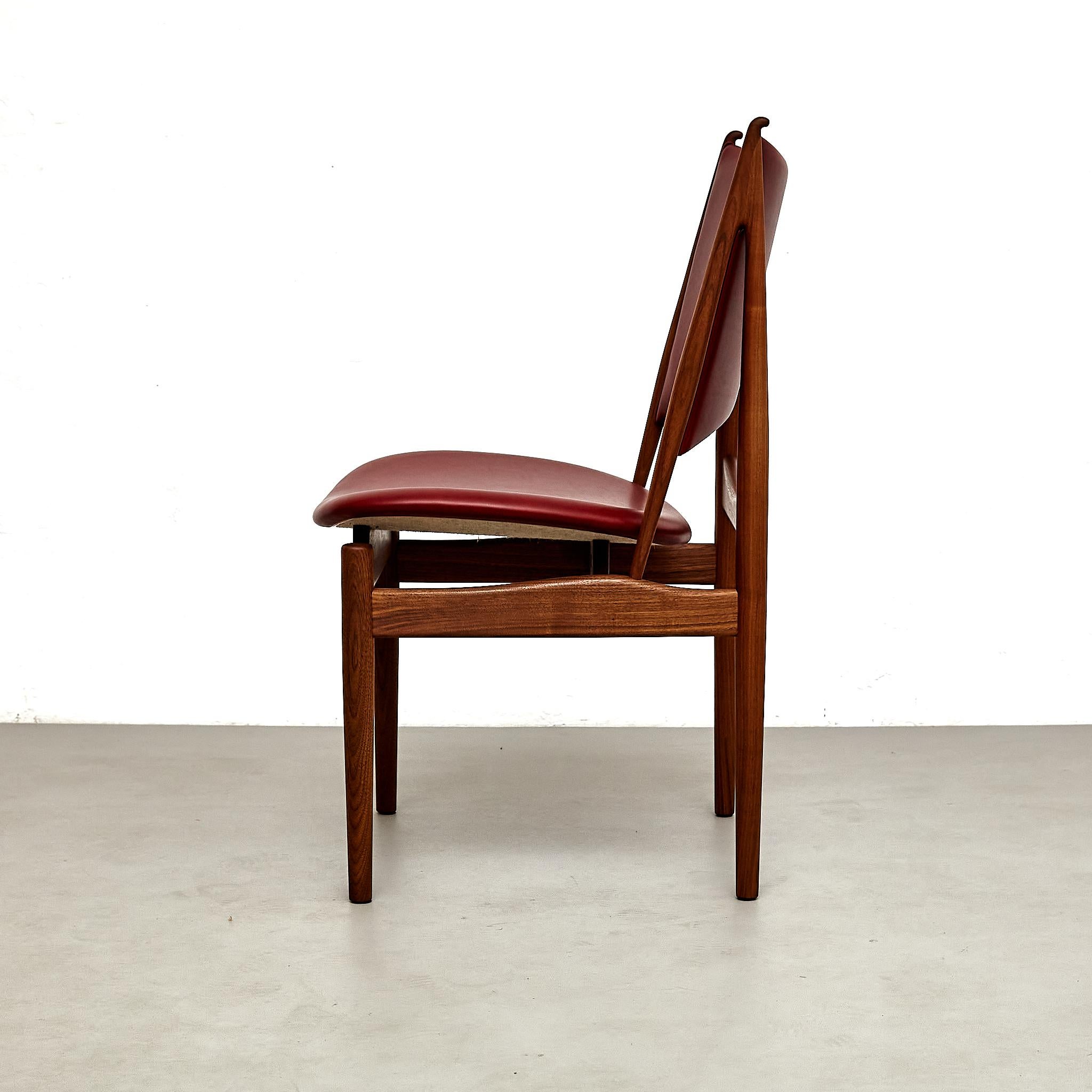 Finn Juhl Egyptian Chair in Walnut Wood and Dark Red Leather In New Condition For Sale In Barcelona, Barcelona