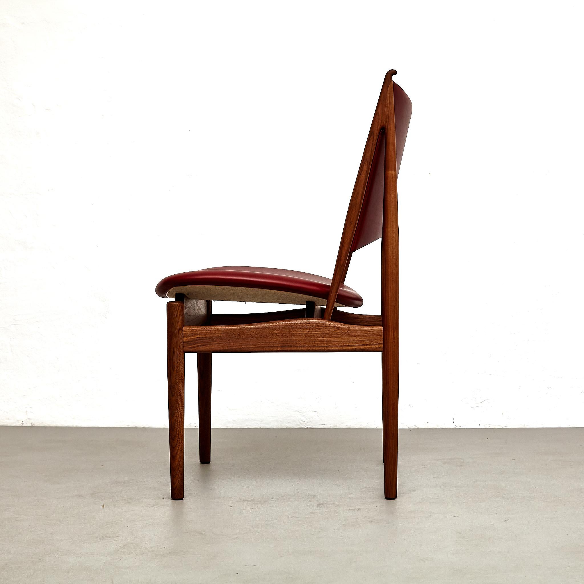 Contemporary Finn Juhl Egyptian Chair in Walnut Wood and Dark Red Leather For Sale