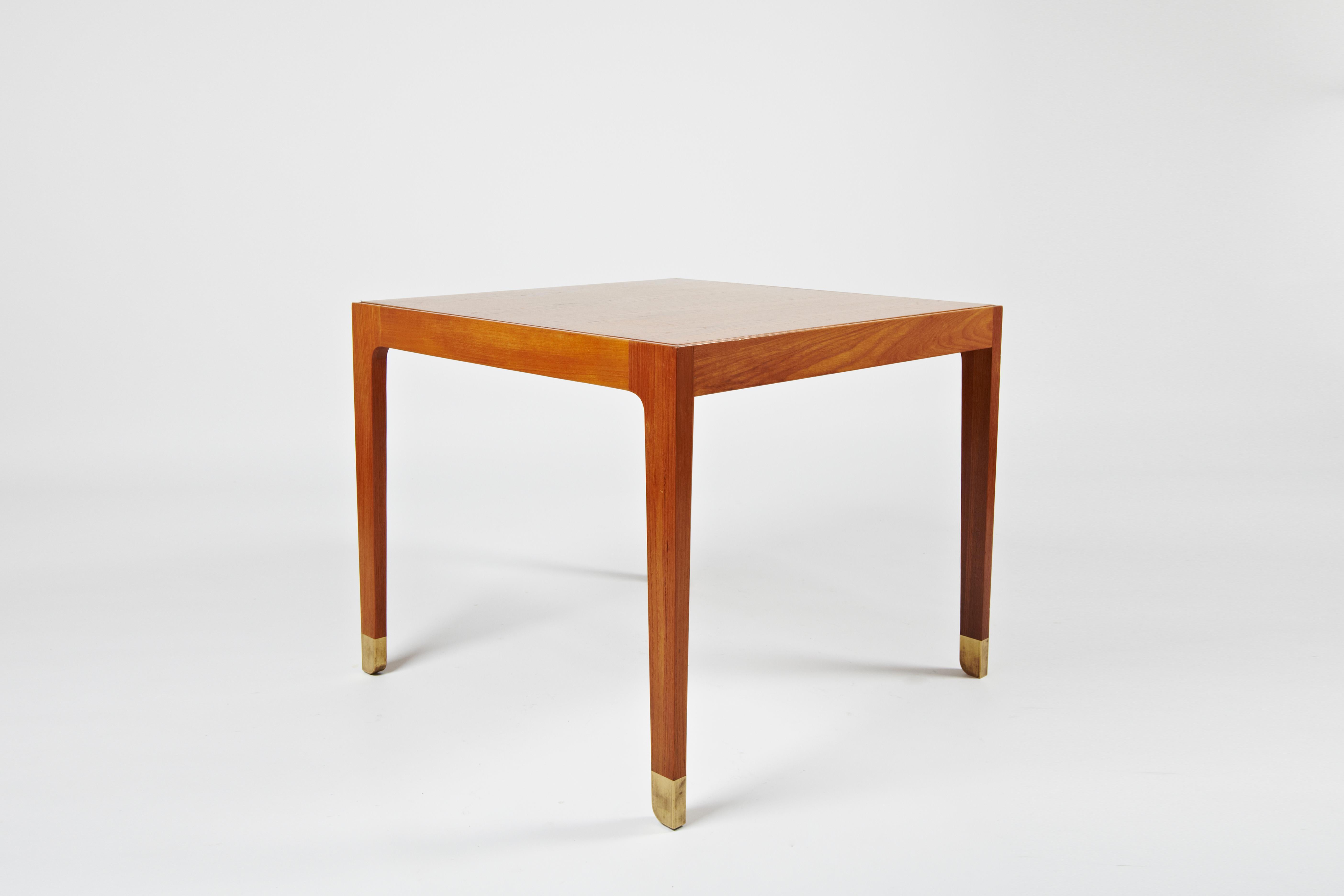 Finn Juhl:  Exhibition tables made 1947 - for dining or cards - single or pair In Good Condition For Sale In London, GB