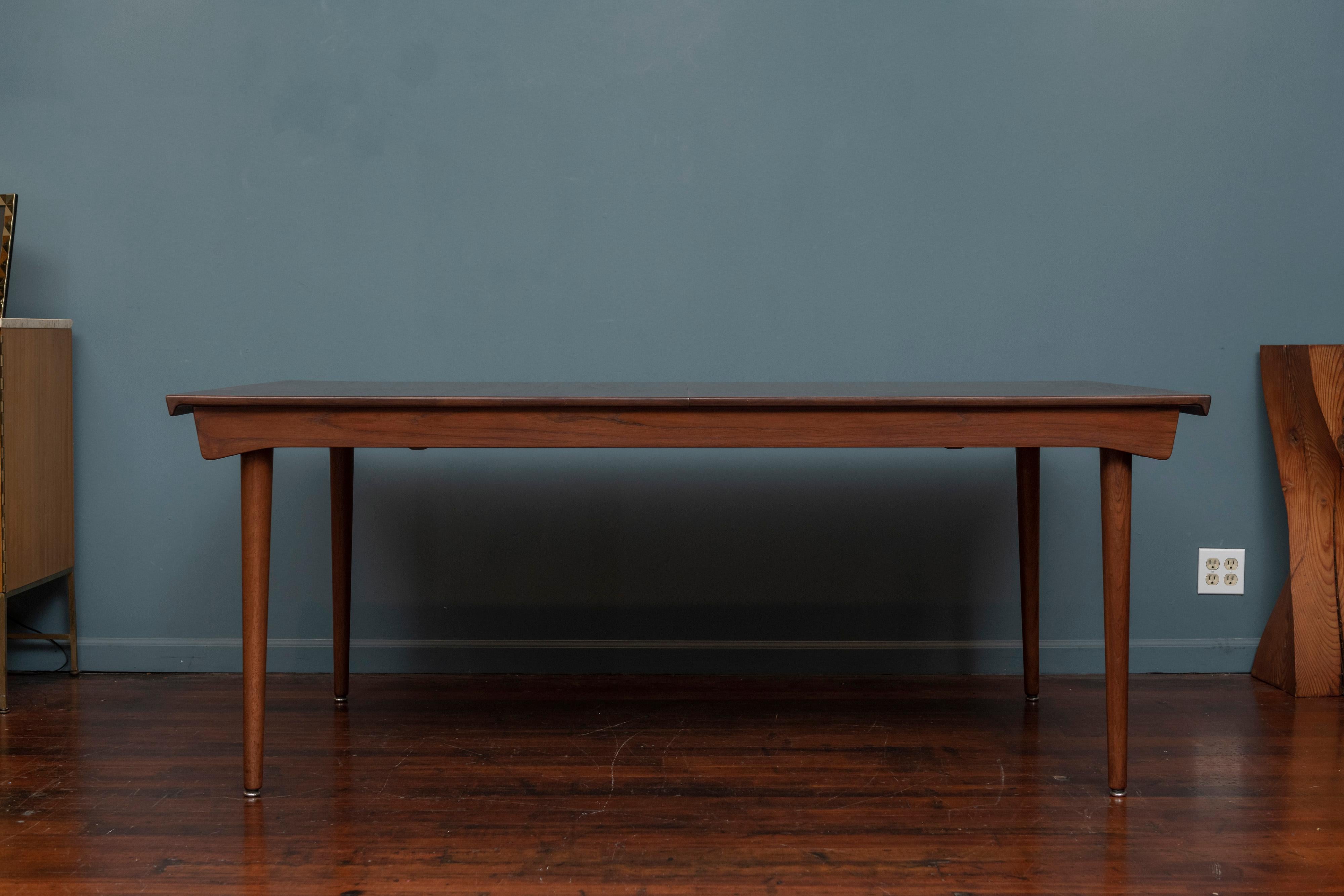 Finn Juhl Extension Dining Table for France & Son, Model FD 540 In Good Condition In San Francisco, CA