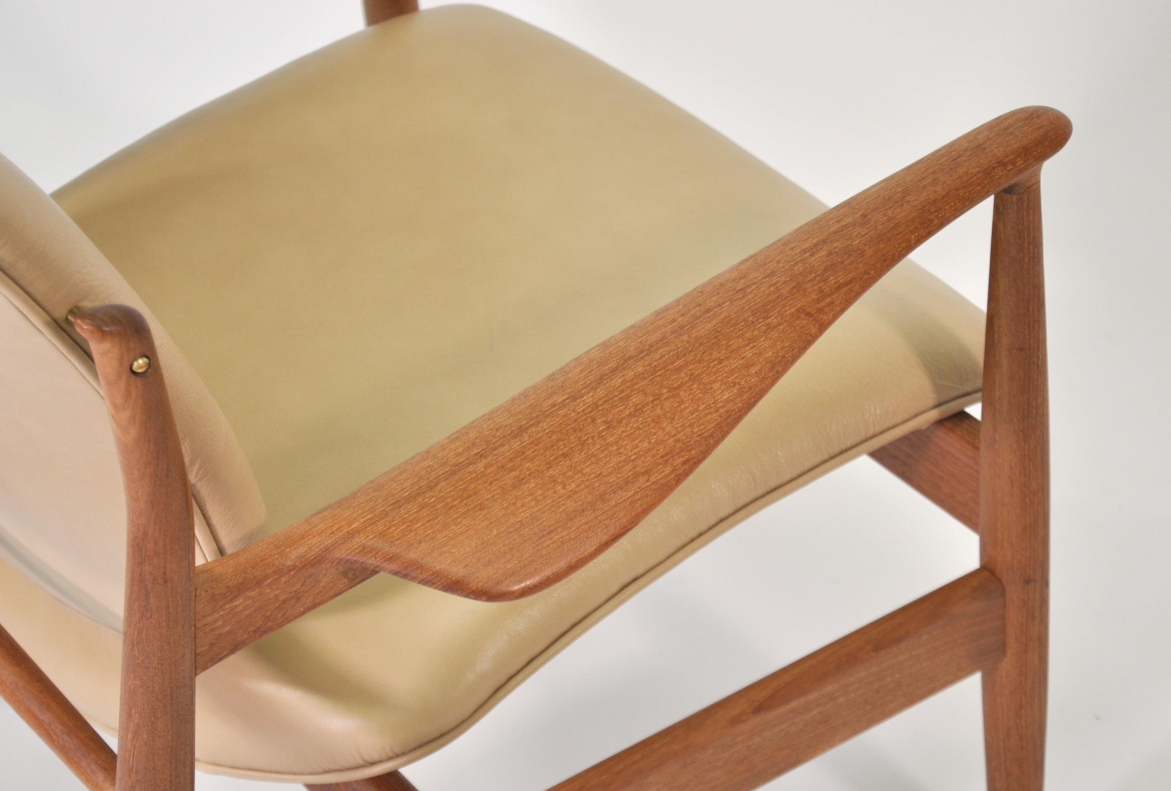 Finn Juhl FD 136 Tan Leather and Teak Lounge Chair 4