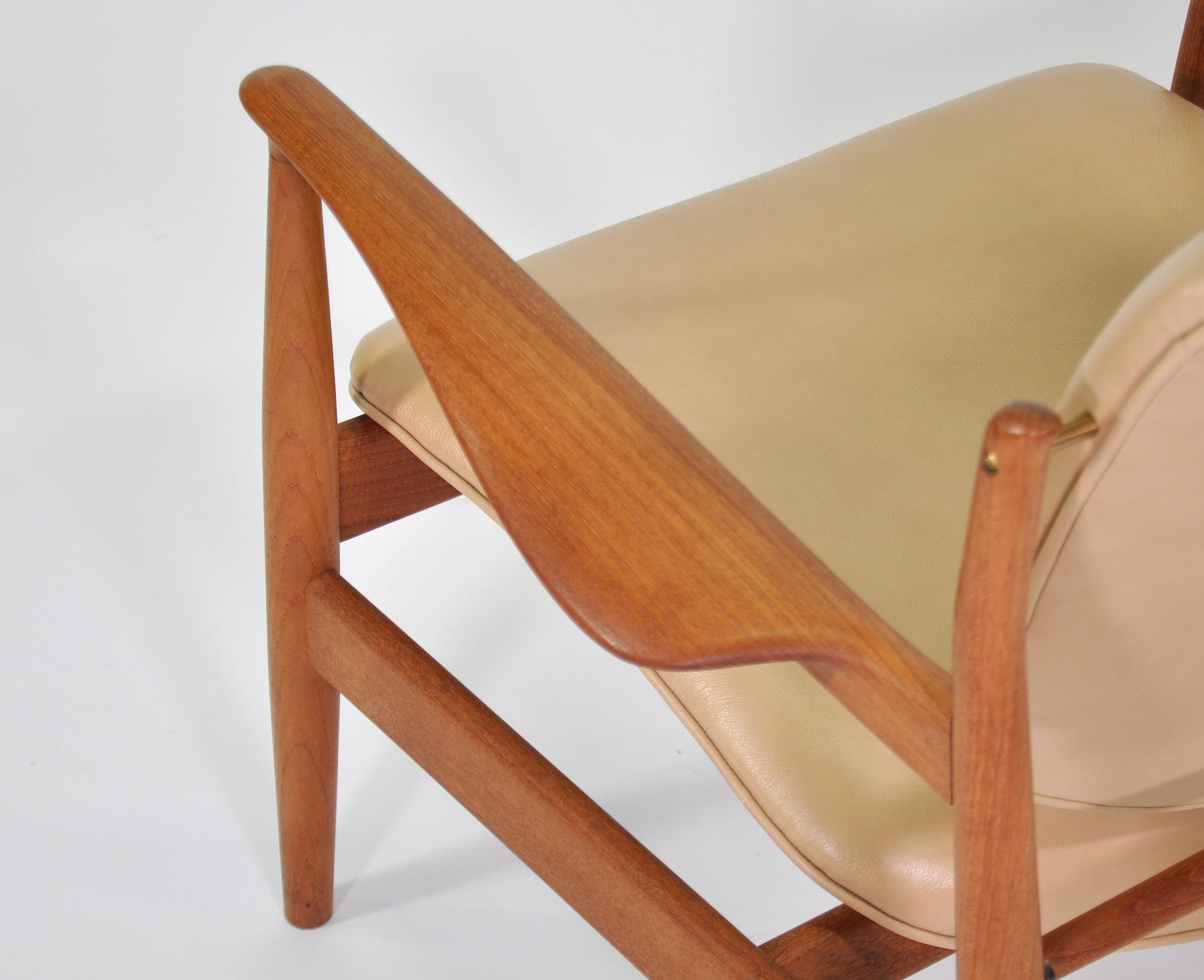 Finn Juhl FD 136 Tan Leather and Teak Lounge Chair 8
