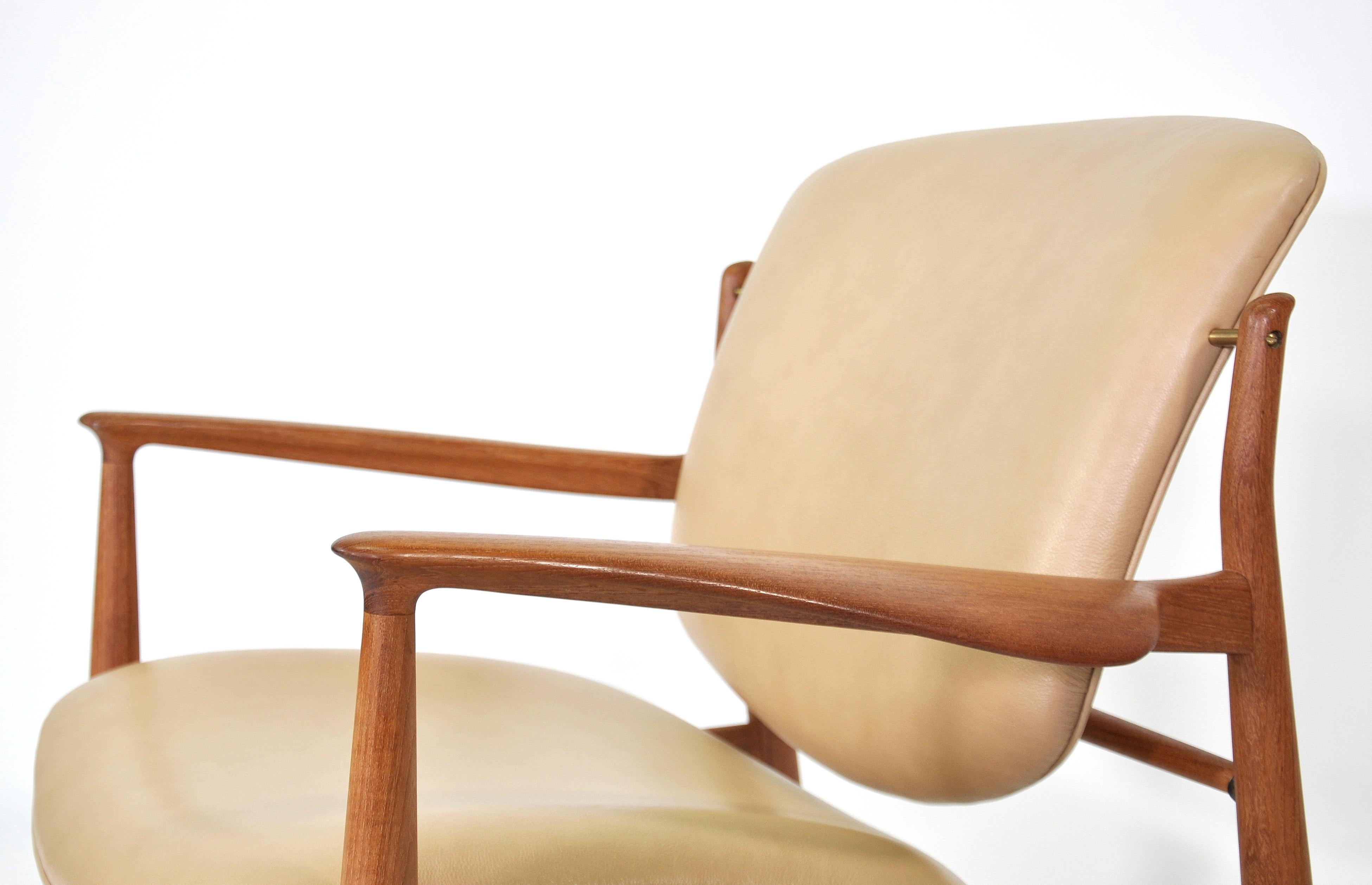 Finn Juhl FD 136 Tan Leather and Teak Lounge Chair 3
