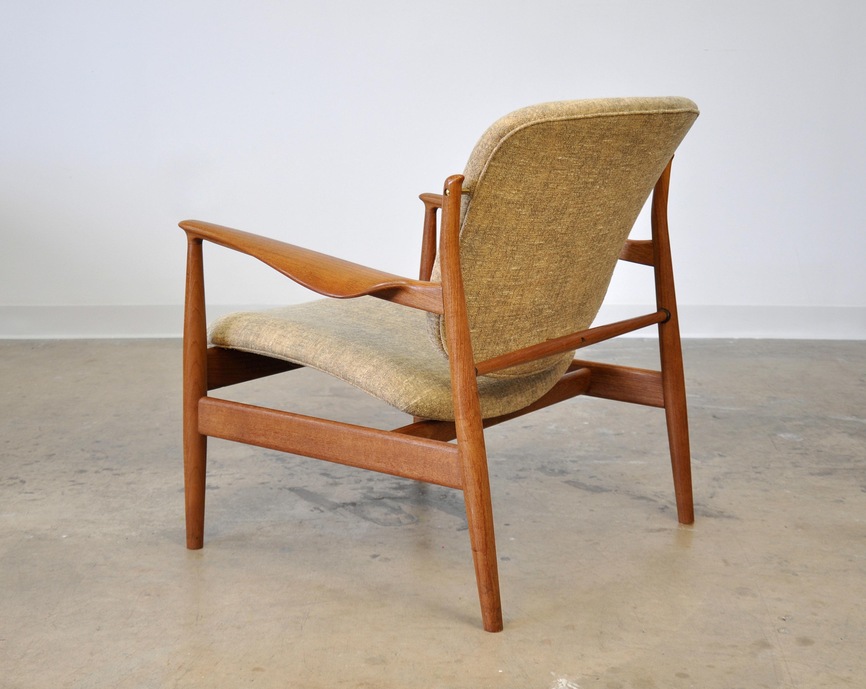 Mid-20th Century Finn Juhl FD 136 Teak Lounge Chair