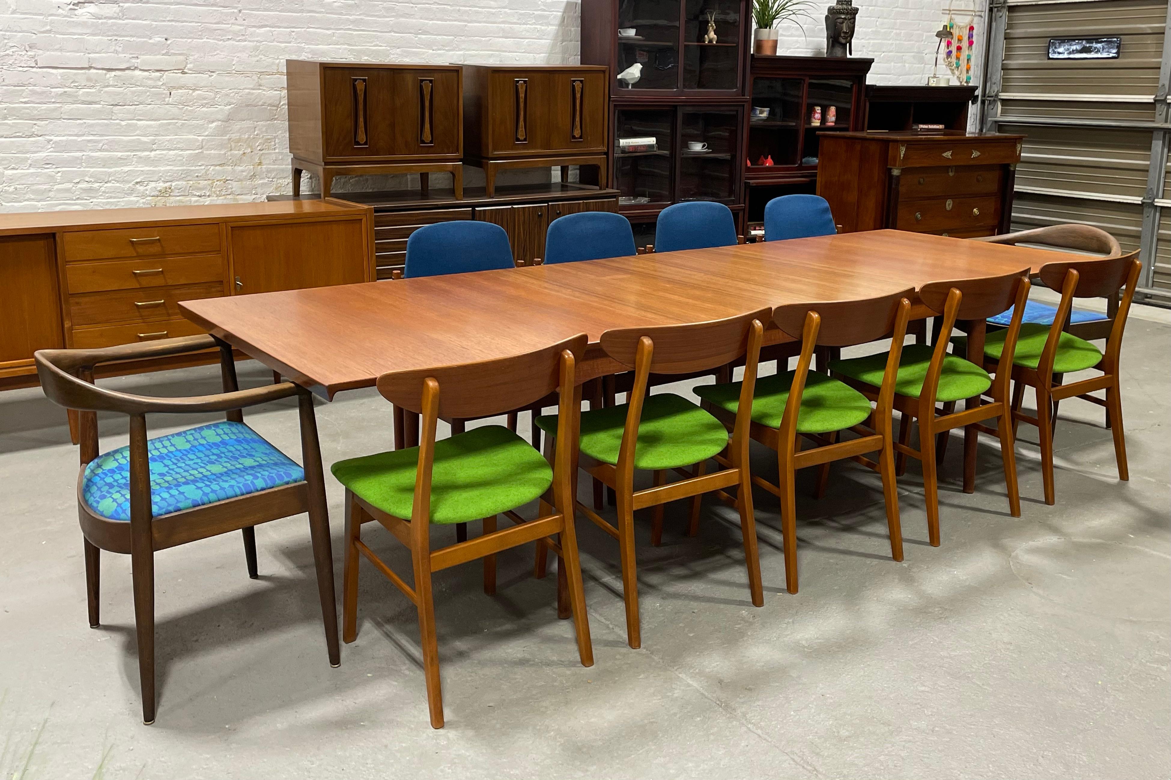 Finn Juhl FD 540 Esstisch aus Teakholz von France & Son, ca. 1950er Jahre im Angebot 5
