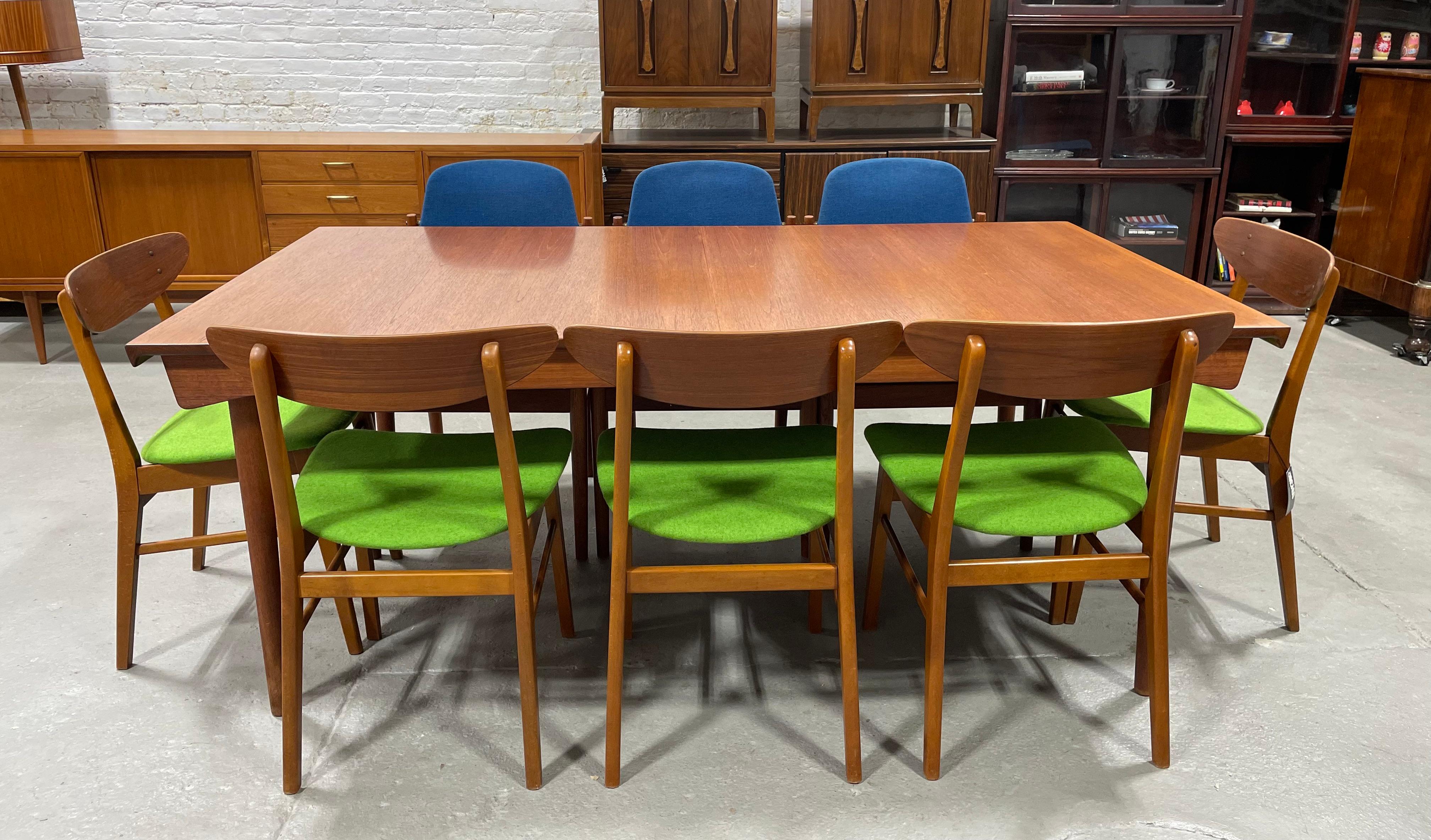 Finn Juhl FD 540 Esstisch aus Teakholz von France & Son, ca. 1950er Jahre im Angebot 7