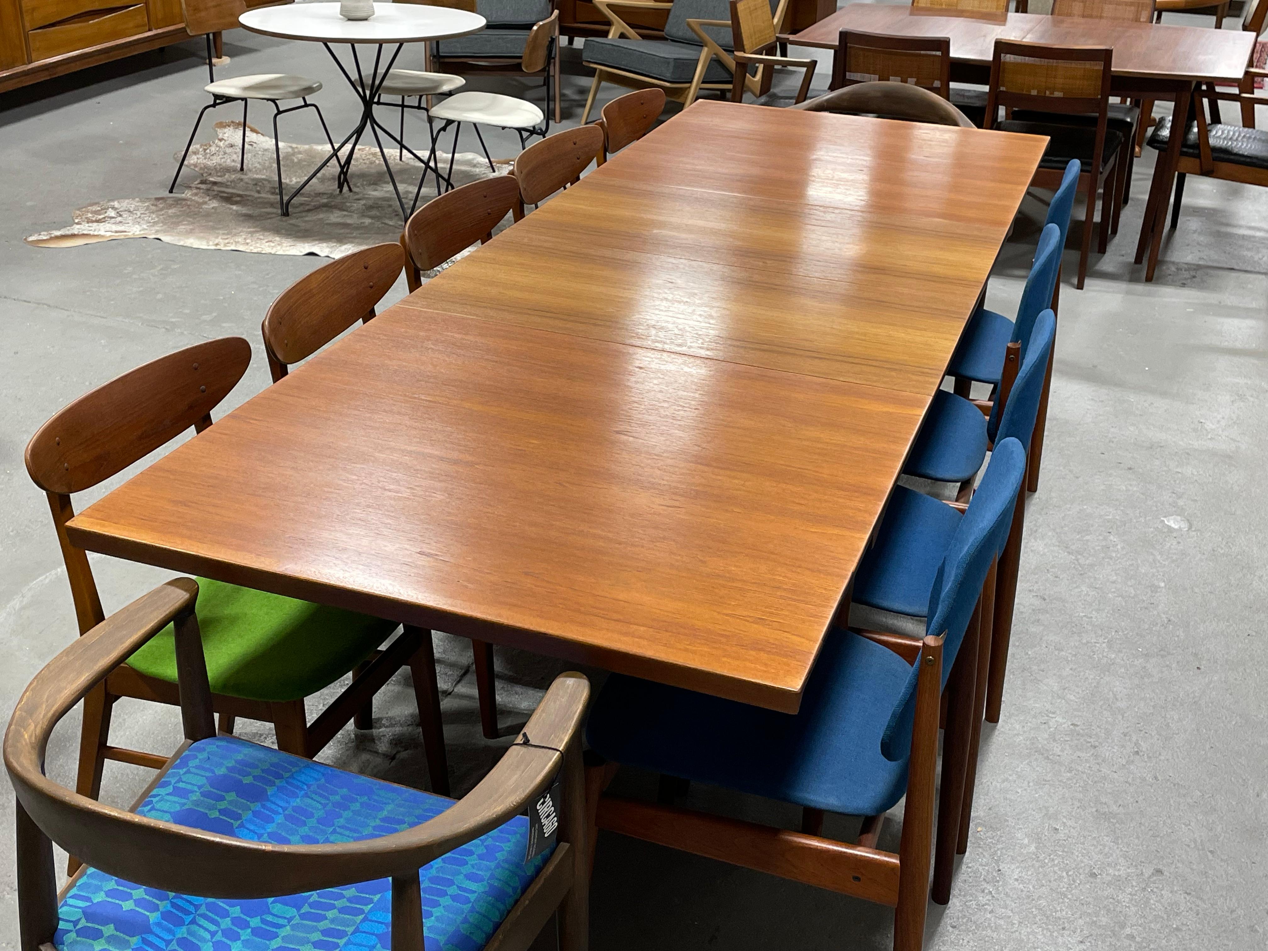 Finn Juhl FD 540 Esstisch aus Teakholz von France & Son, ca. 1950er Jahre (Moderne der Mitte des Jahrhunderts) im Angebot