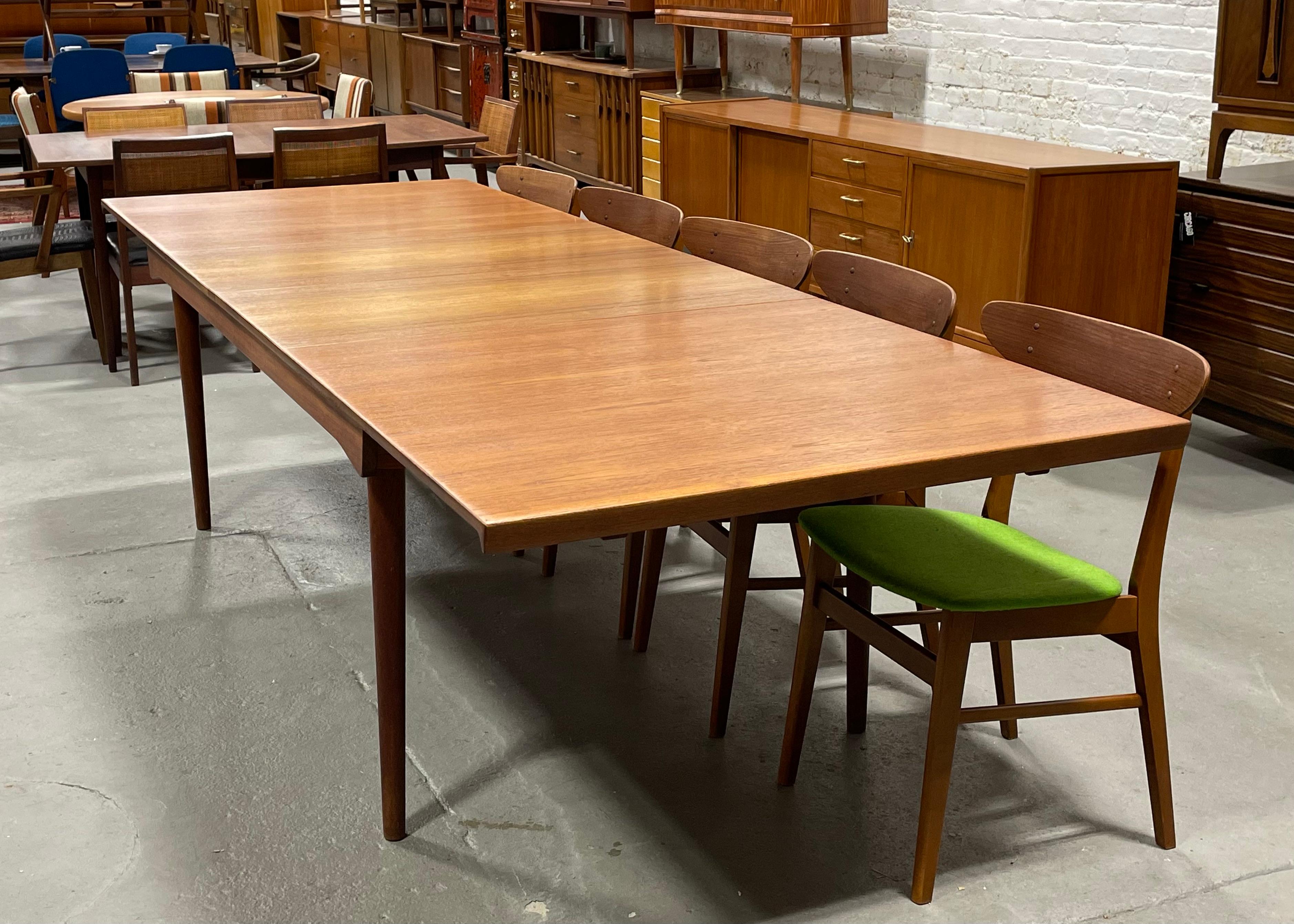 Finn Juhl FD 540 Esstisch aus Teakholz von France & Son, ca. 1950er Jahre im Angebot 3