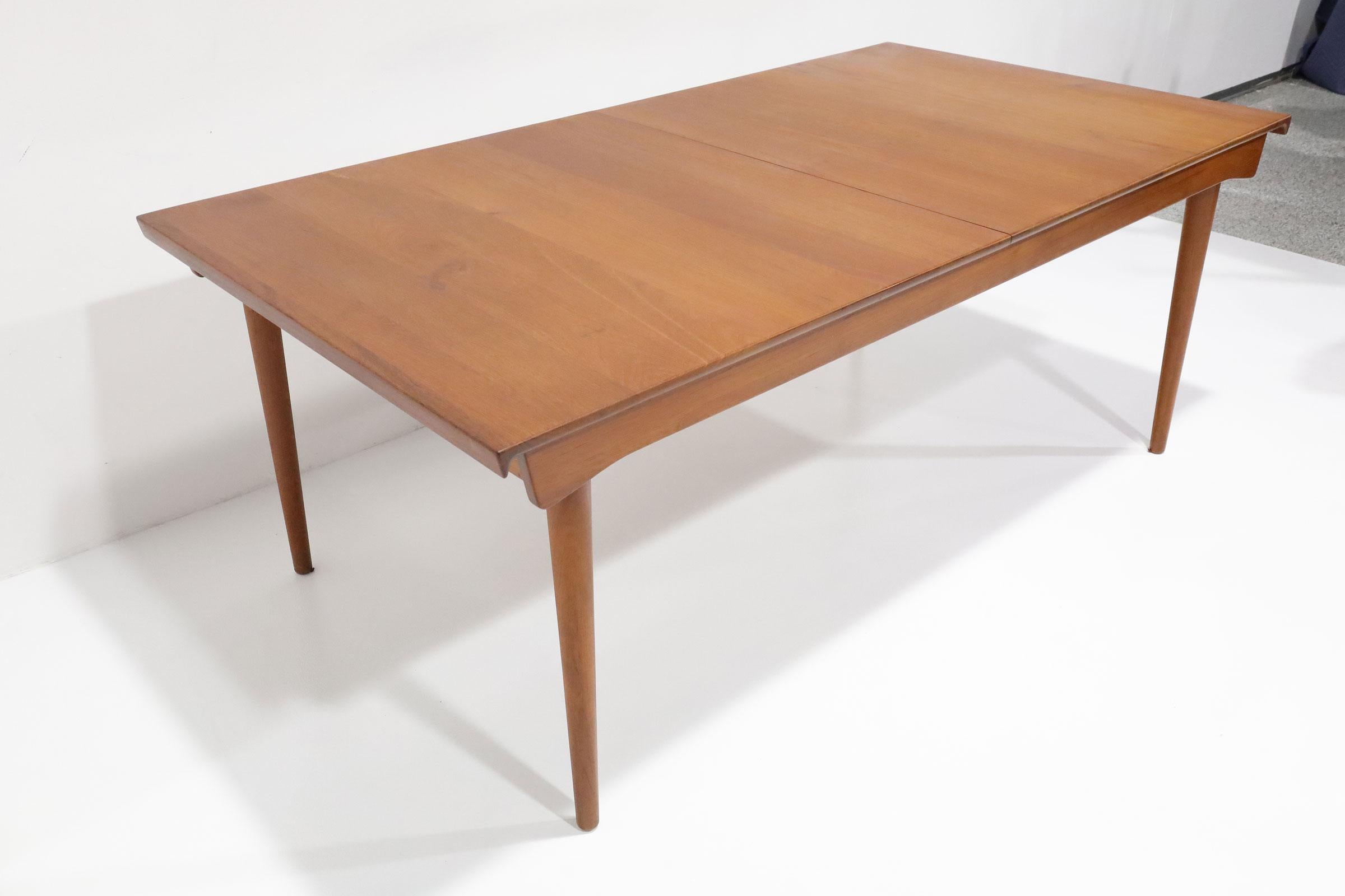Finn Juhl FD 540 Teak Extension Dining Table by France & Son In Good Condition For Sale In Dallas, TX