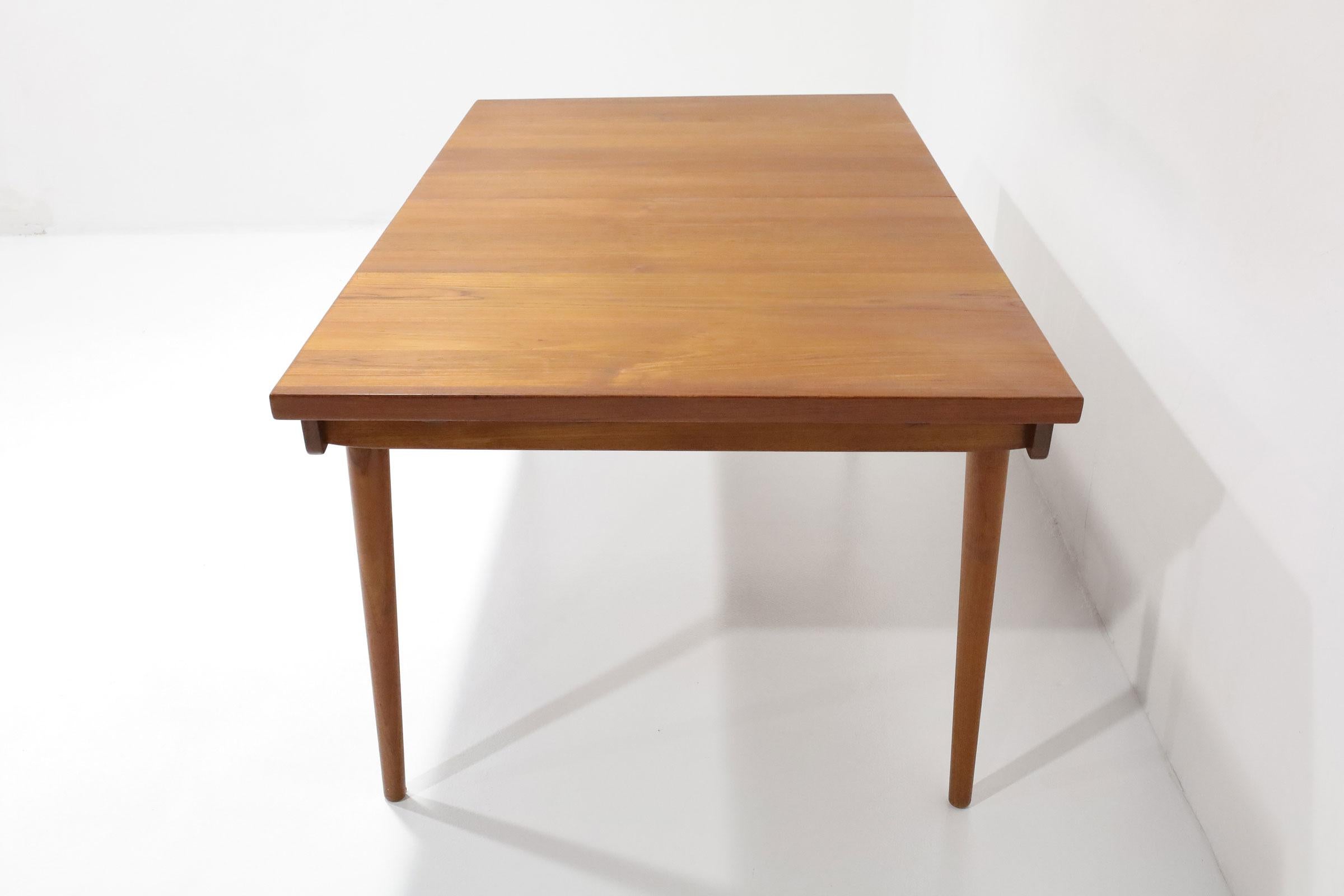 20th Century Finn Juhl FD 540 Teak Extension Dining Table by France & Son For Sale