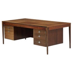 Bureau Diplomat de Finn Juhl 'FD-951' avec cinq tiroirs en bois de rose et laiton