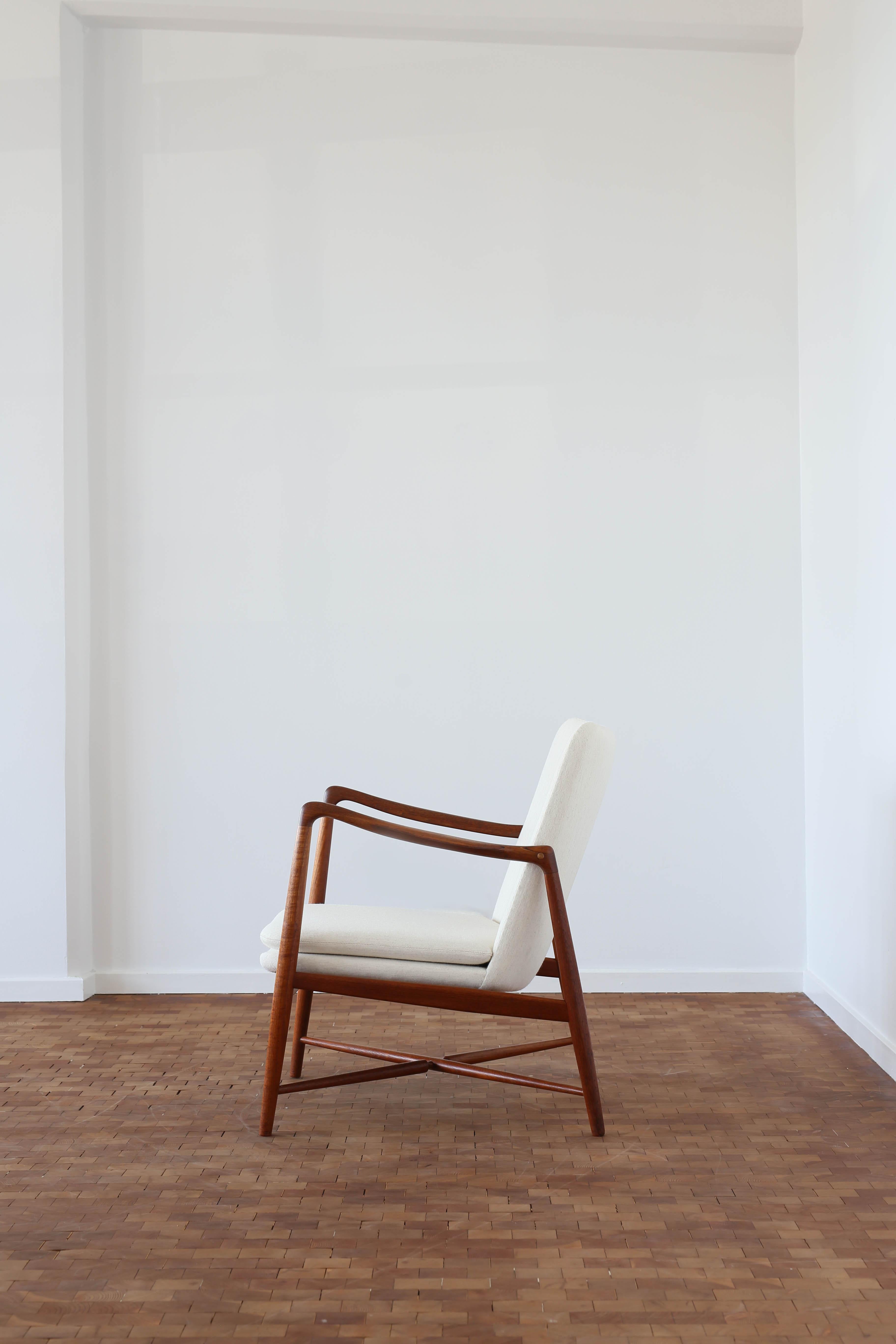 Mid-20th Century Finn Juhl Fireplace chair For Sale