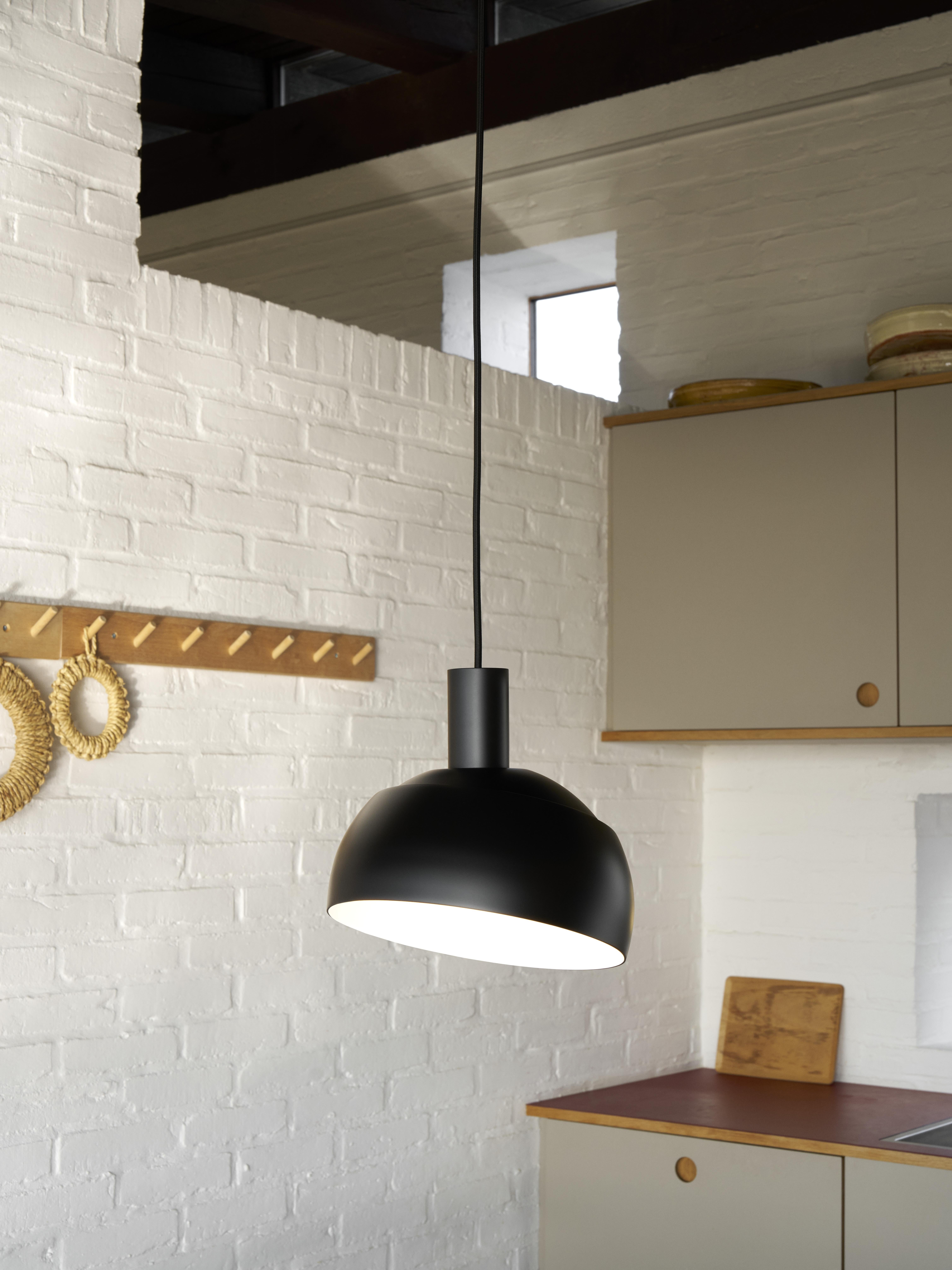 Ciondolo 'FJ Elements' di Finn Juhl in nero per Louis Poulsens In condizioni Nuovo in vendita a Glendale, CA